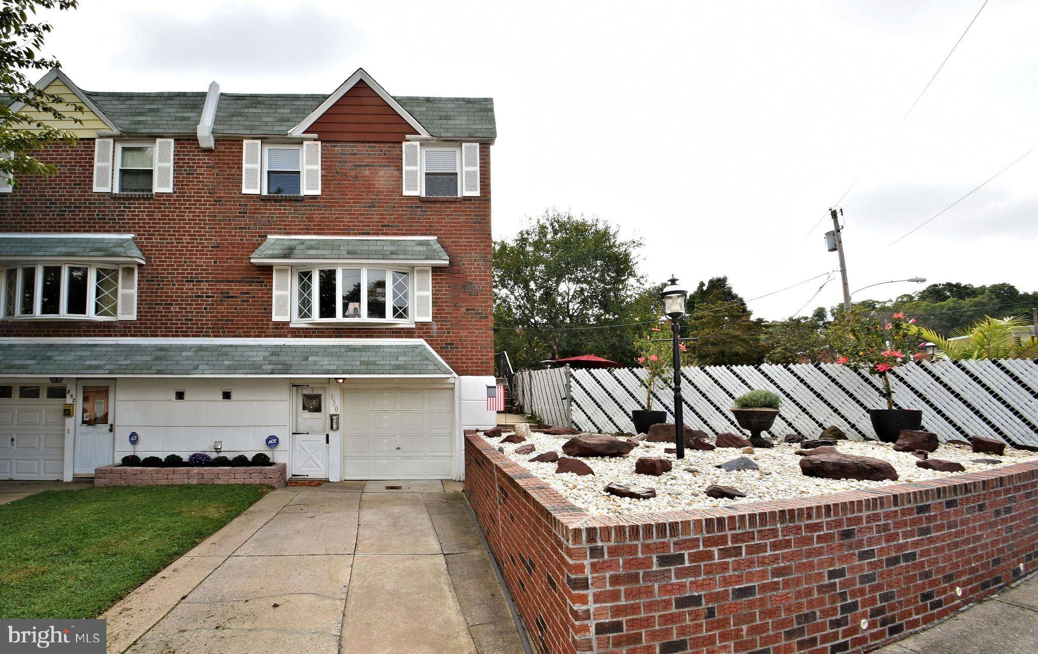 Philadelphia, PA 19128,850 RONNIE LN