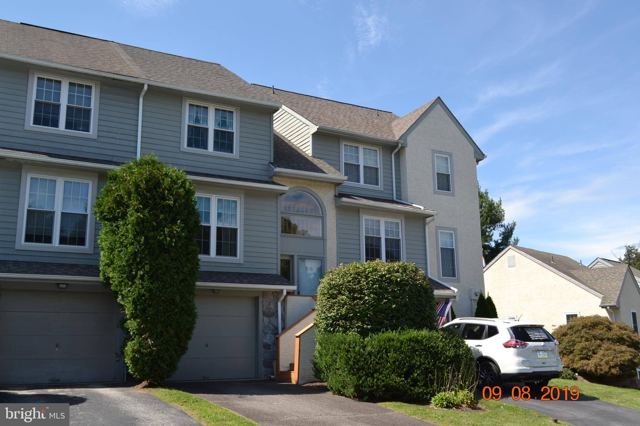 Aston, PA 19014,136 KNOLLWOOD CT