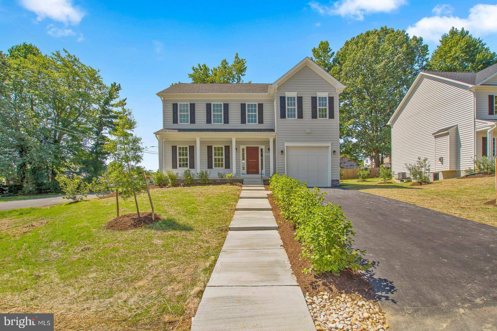 Deale, MD 20751,707 OAR LN