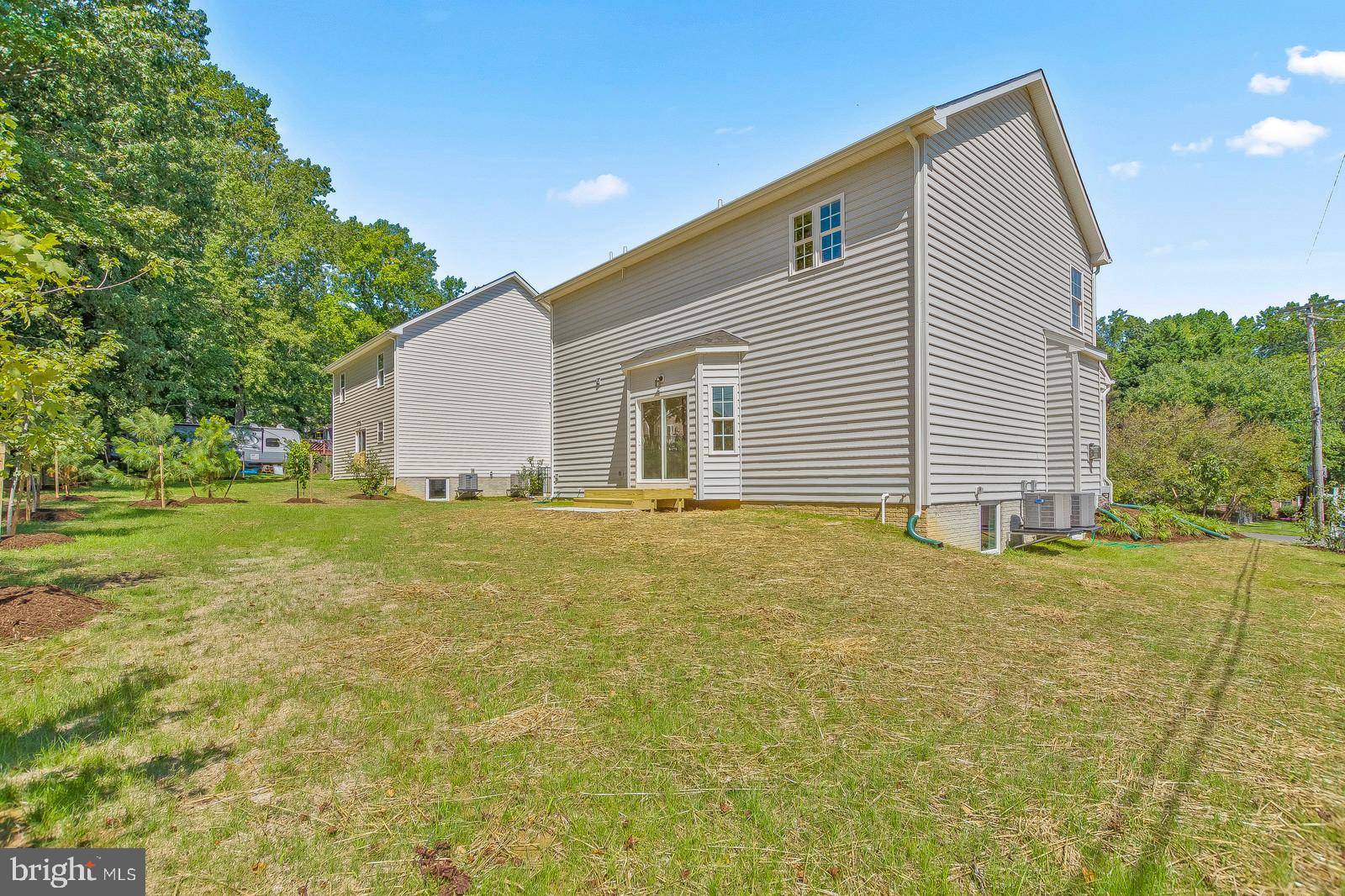 Deale, MD 20751,707 OAR LN