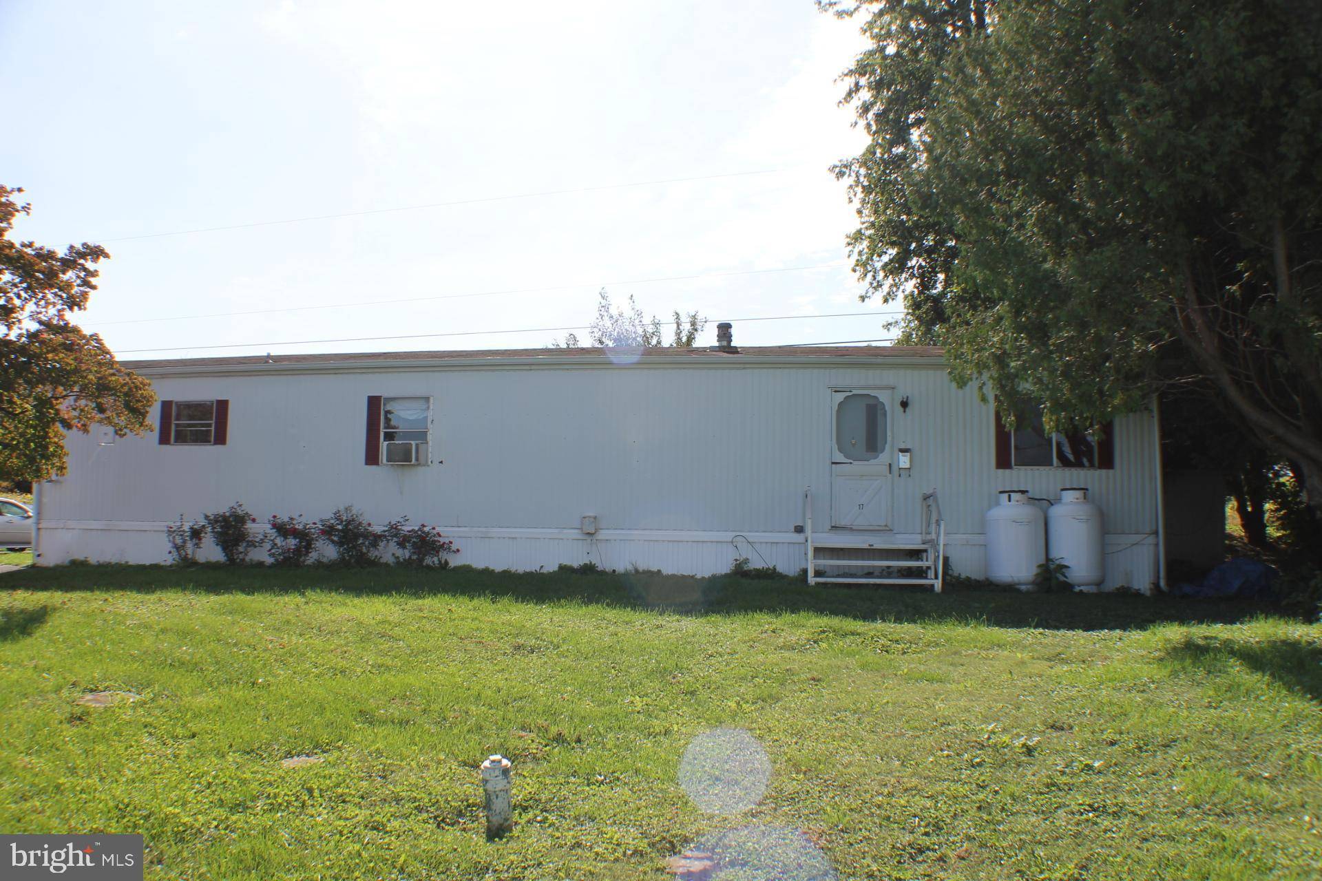 East Earl, PA 17519,17 LOBIN RD