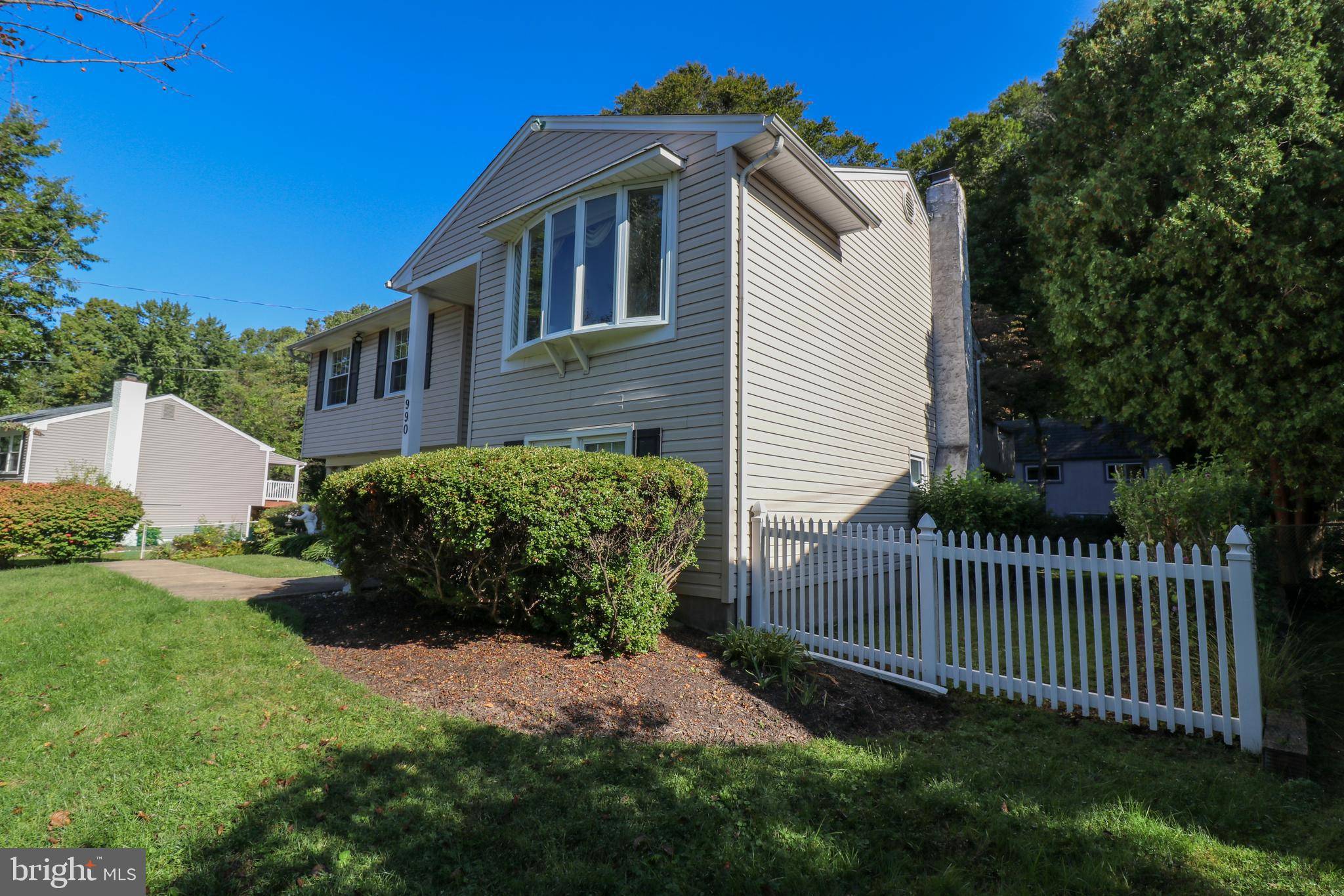 Warminster, PA 18974,990 DECKER LN