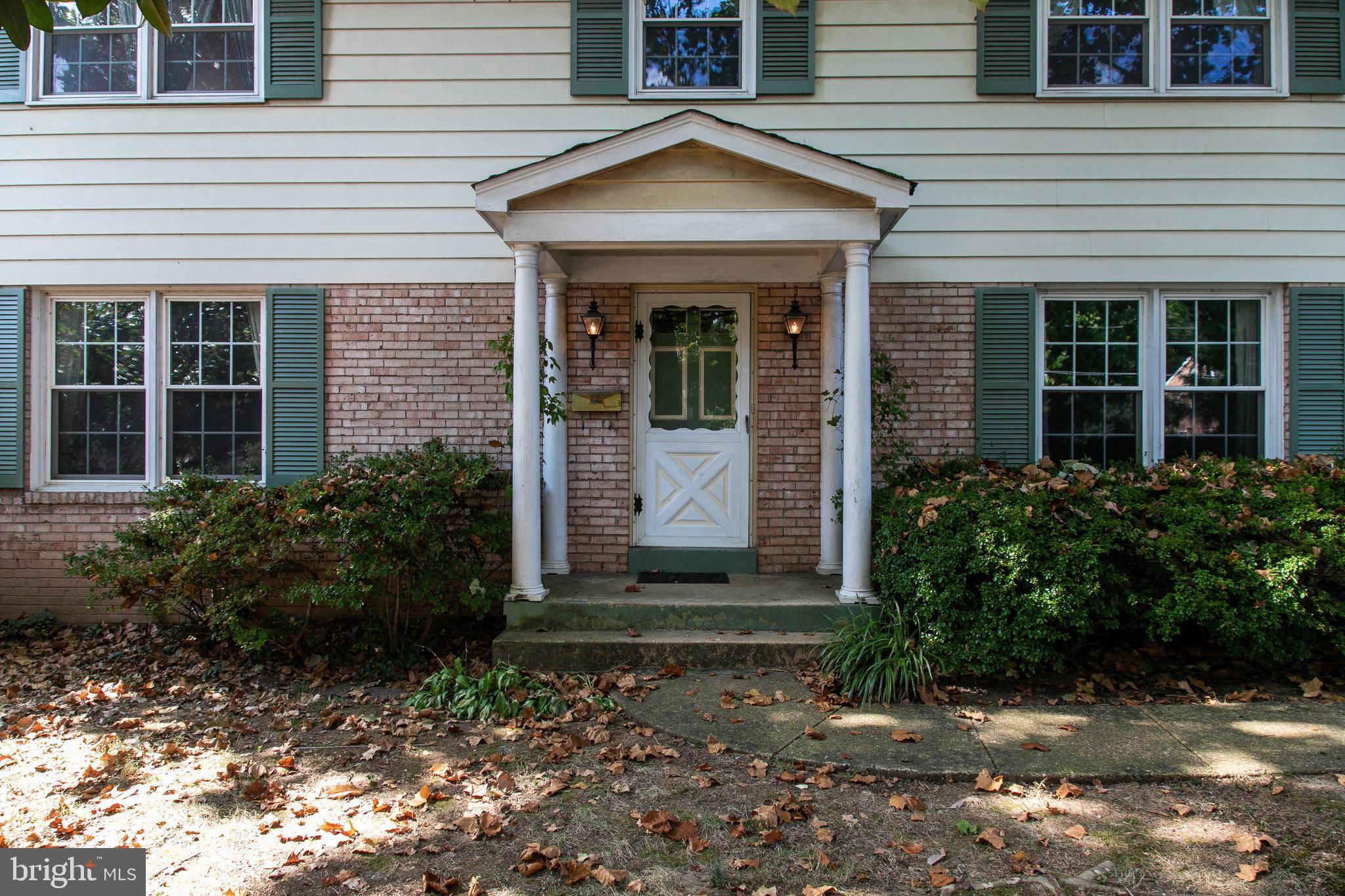 Mclean, VA 22101,1808 GREAT FALLS ST