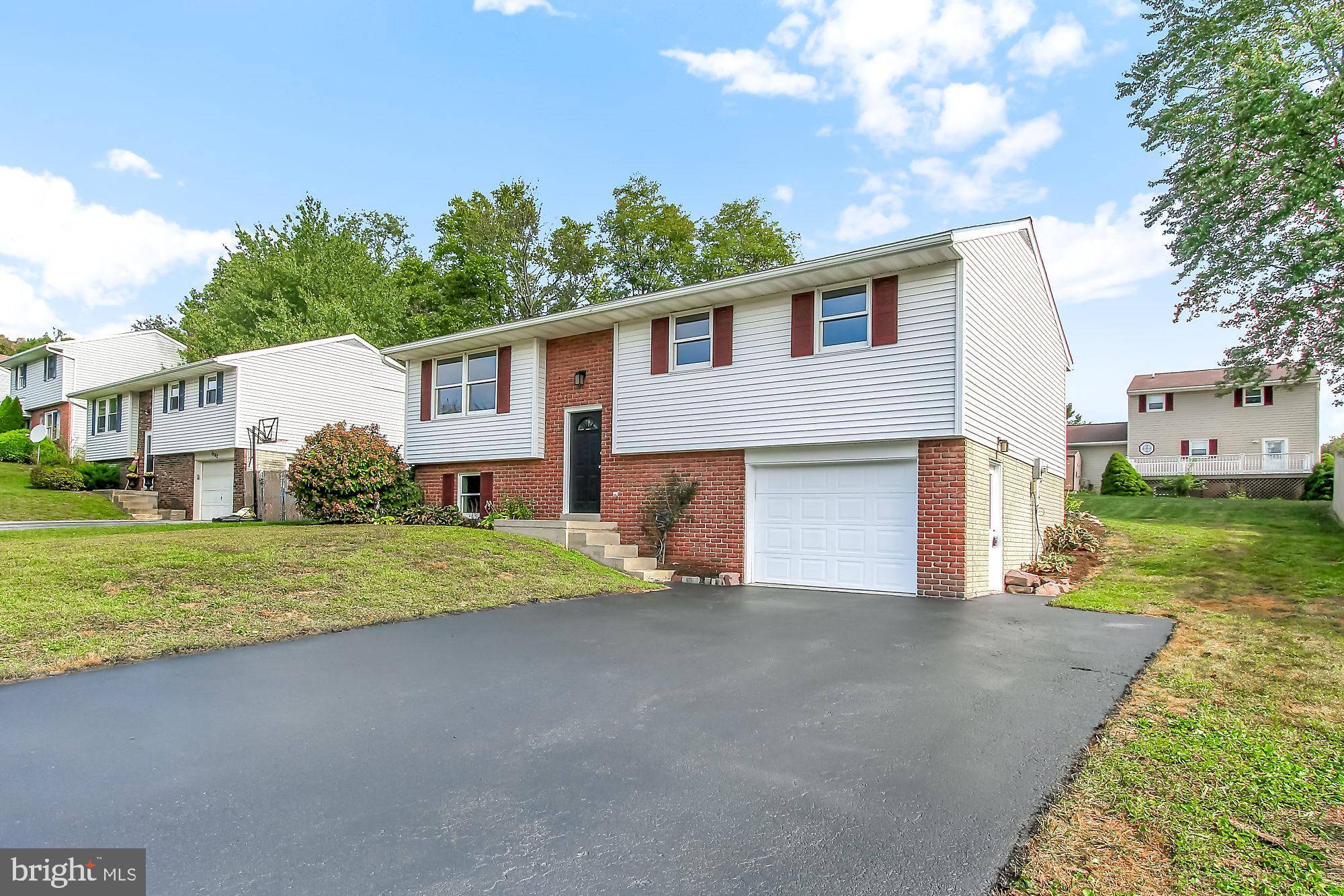 Lancaster, PA 17601,3164 GREENRIDGE DR