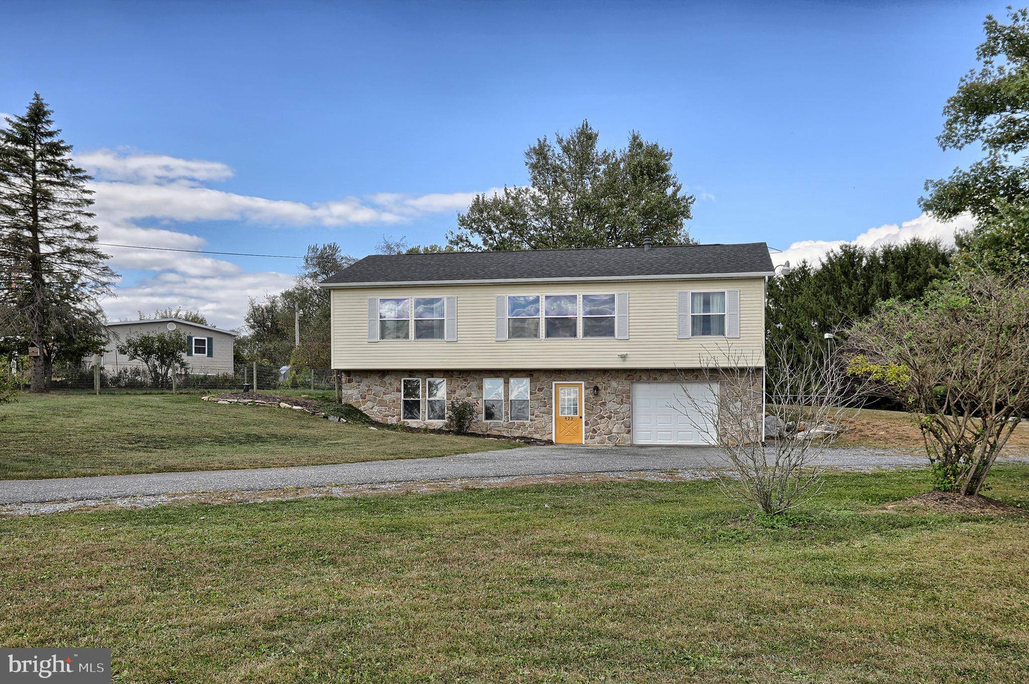 Myerstown, PA 17067,423 BEAGLE RD