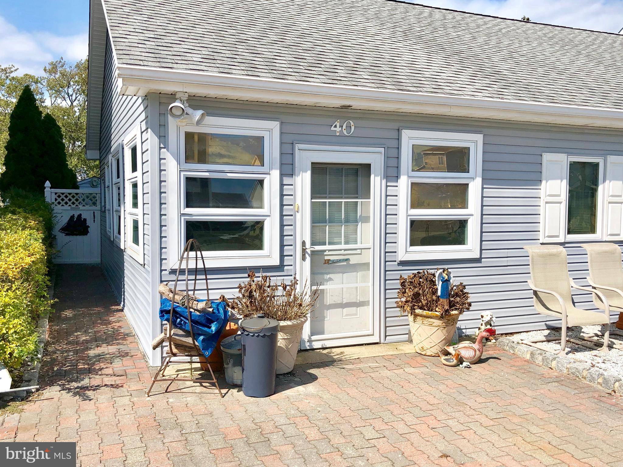 Manahawkin, NJ 08050,40 SYLVIA LN