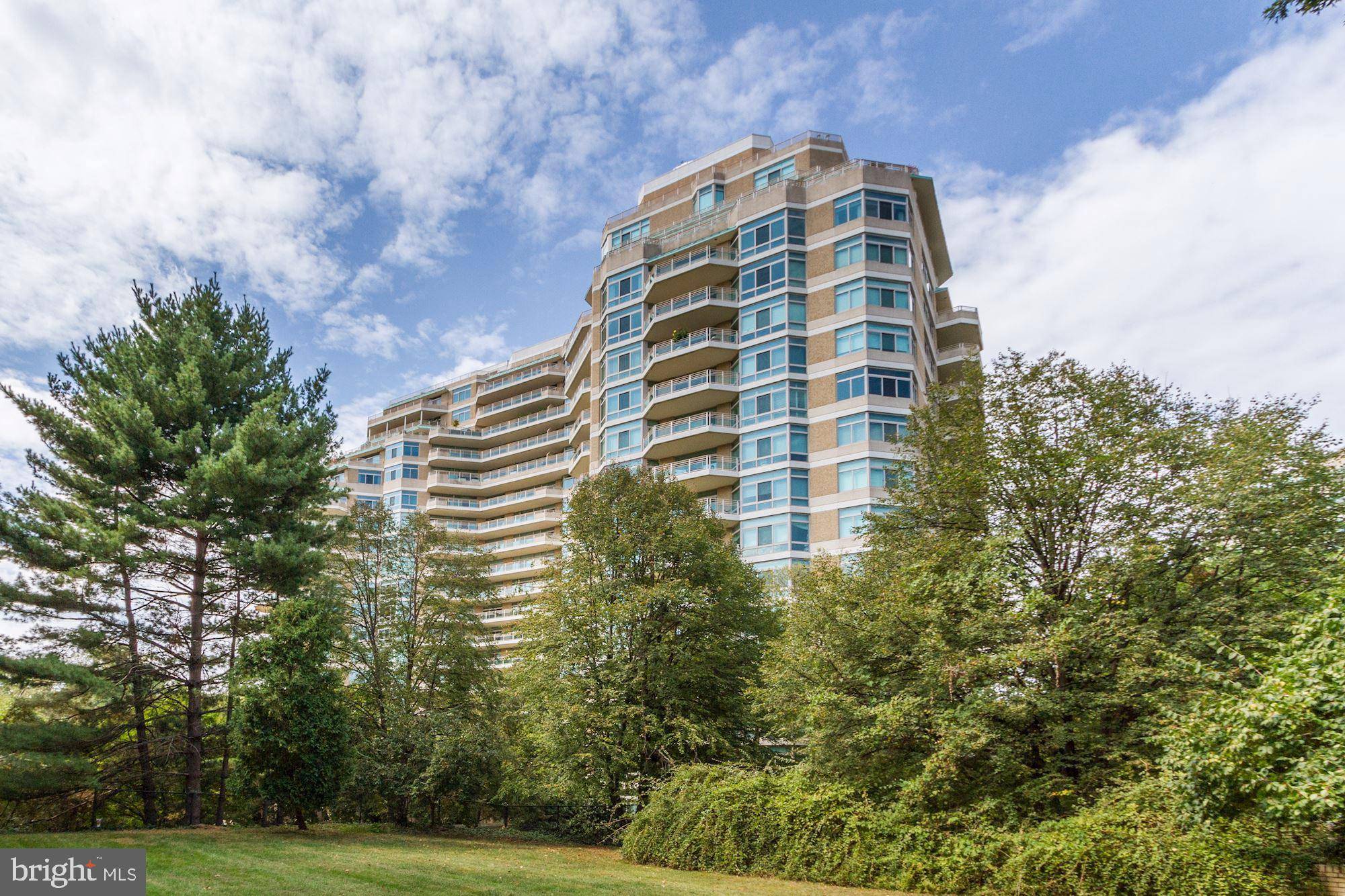 Chevy Chase, MD 20815,5610 WISCONSIN AVE #PH-5E