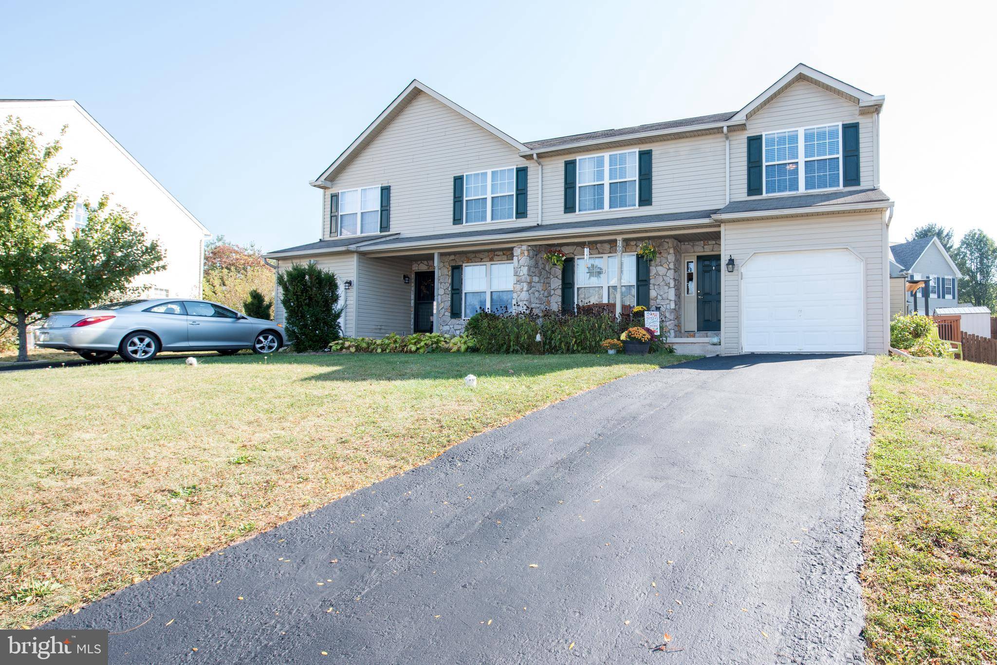 Pennsburg, PA 18073,760 HUNTER DR