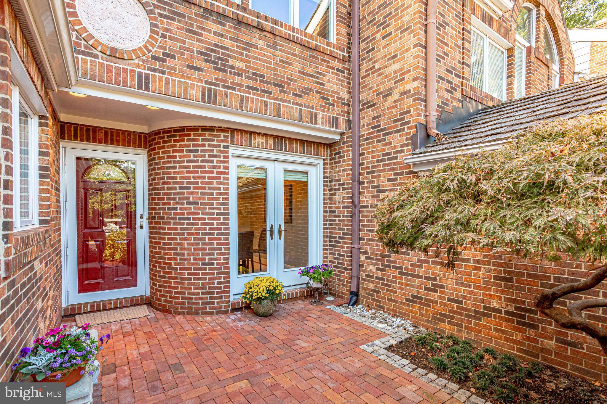 Arlington, VA 22207,2452 N WAKEFIELD CT