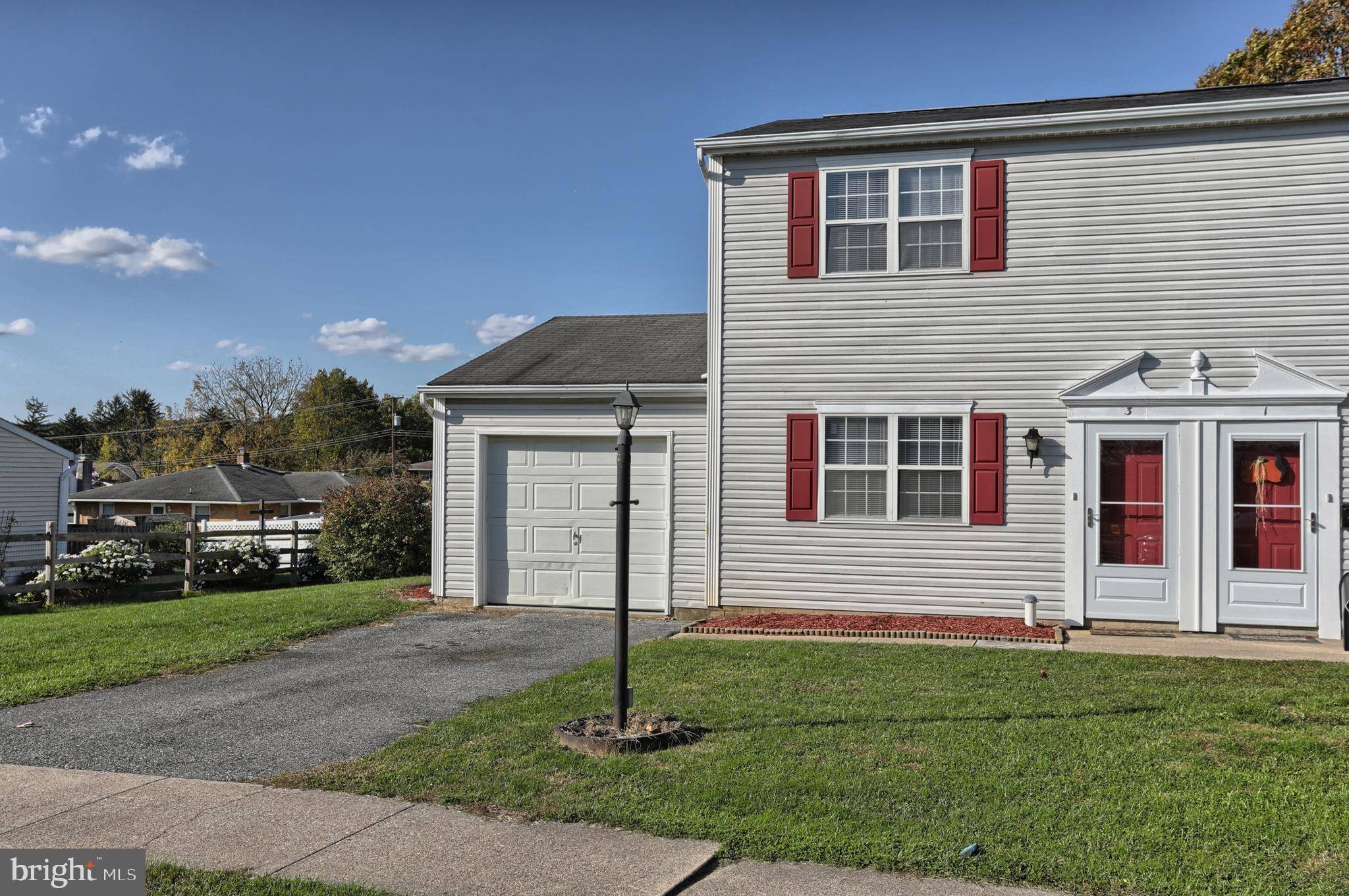 Cleona, PA 17042,3 DOGWOOD LN