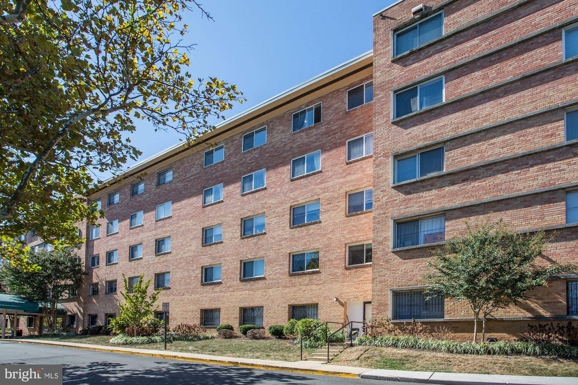 Arlington, VA 22204,750 S DICKERSON ST #208