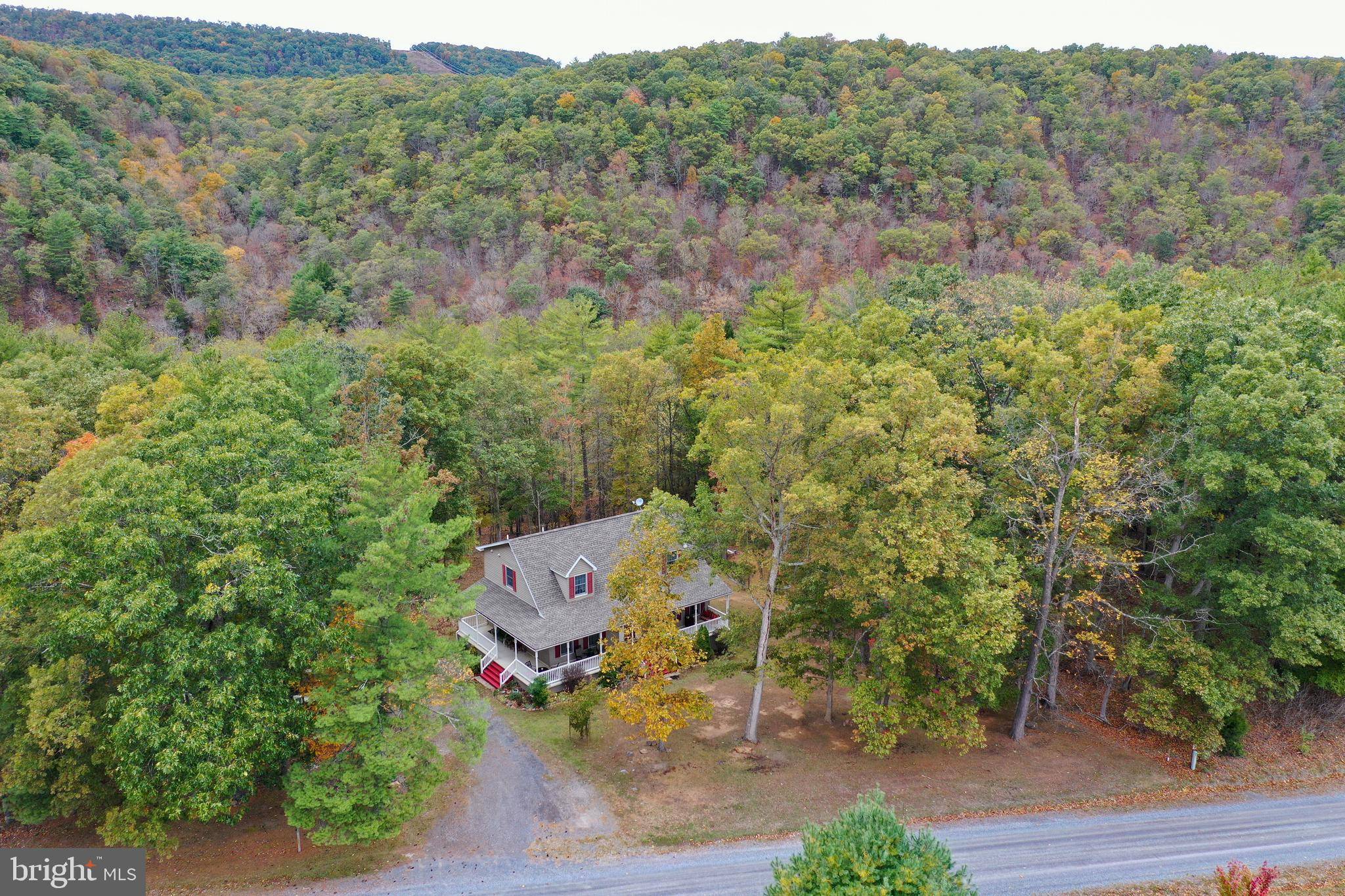 Paw Paw, WV 25434,739 RIVER BEND DR