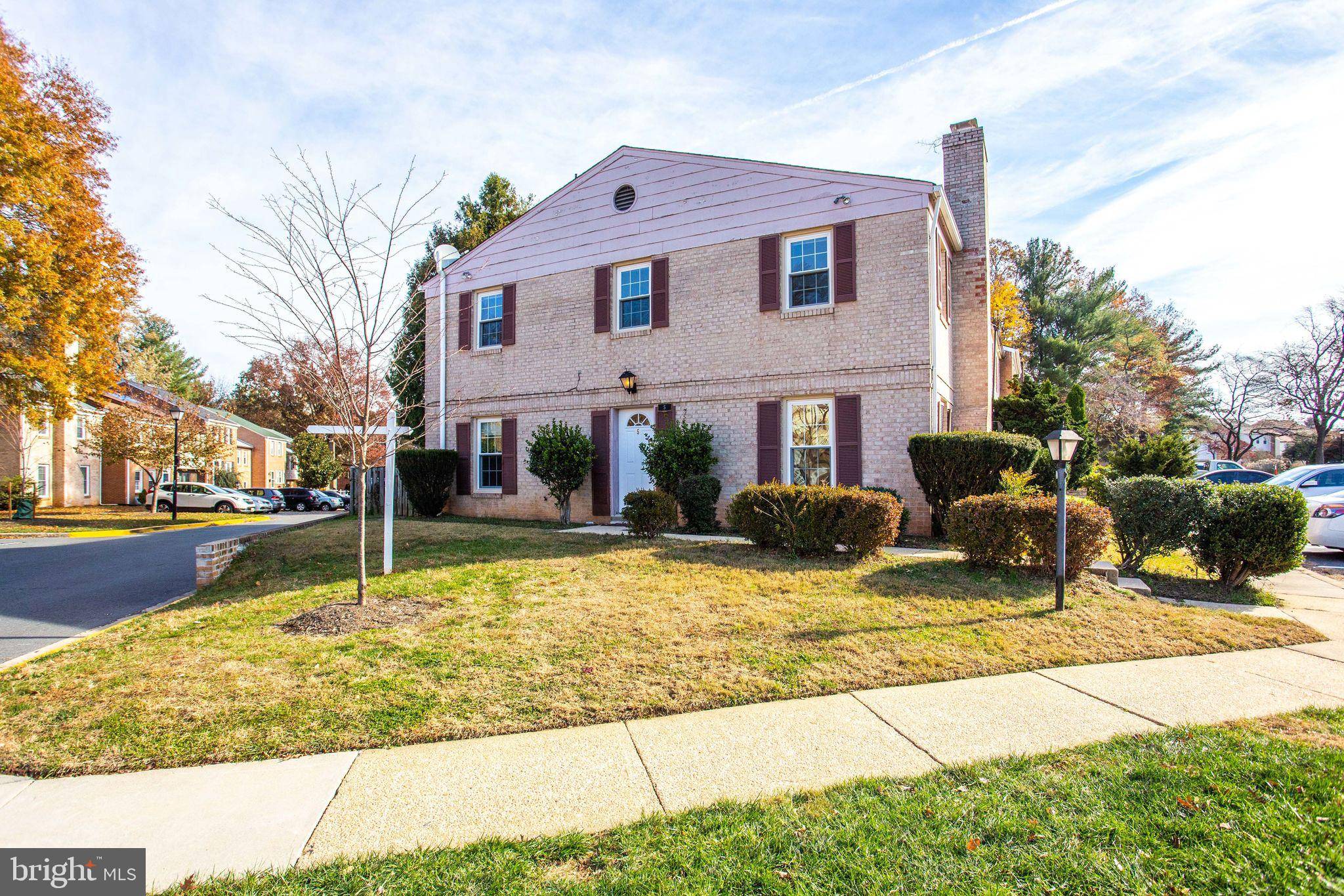 Gaithersburg, MD 20878,5 SILVER KETTLE CT