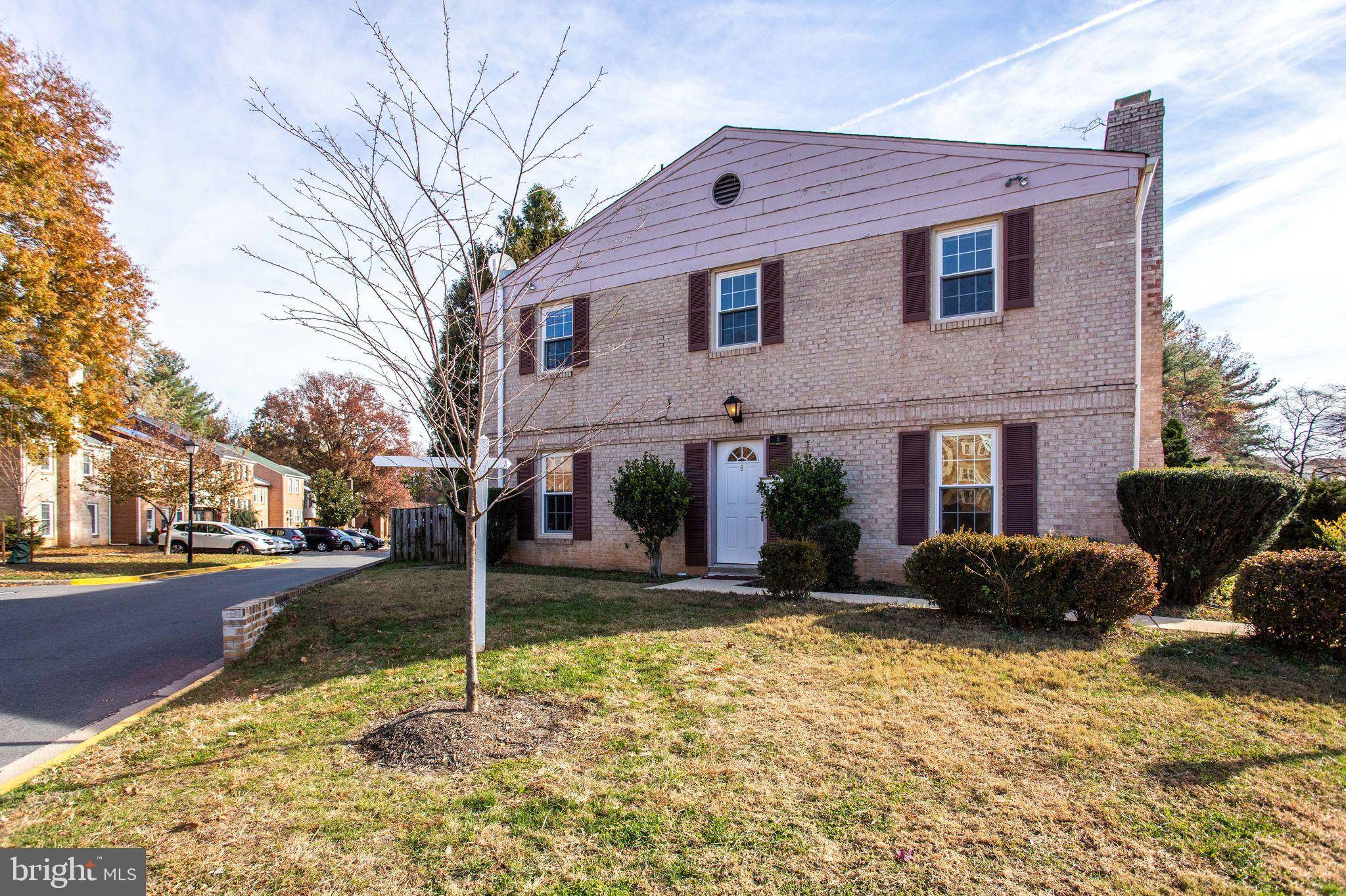 Gaithersburg, MD 20878,5 SILVER KETTLE CT