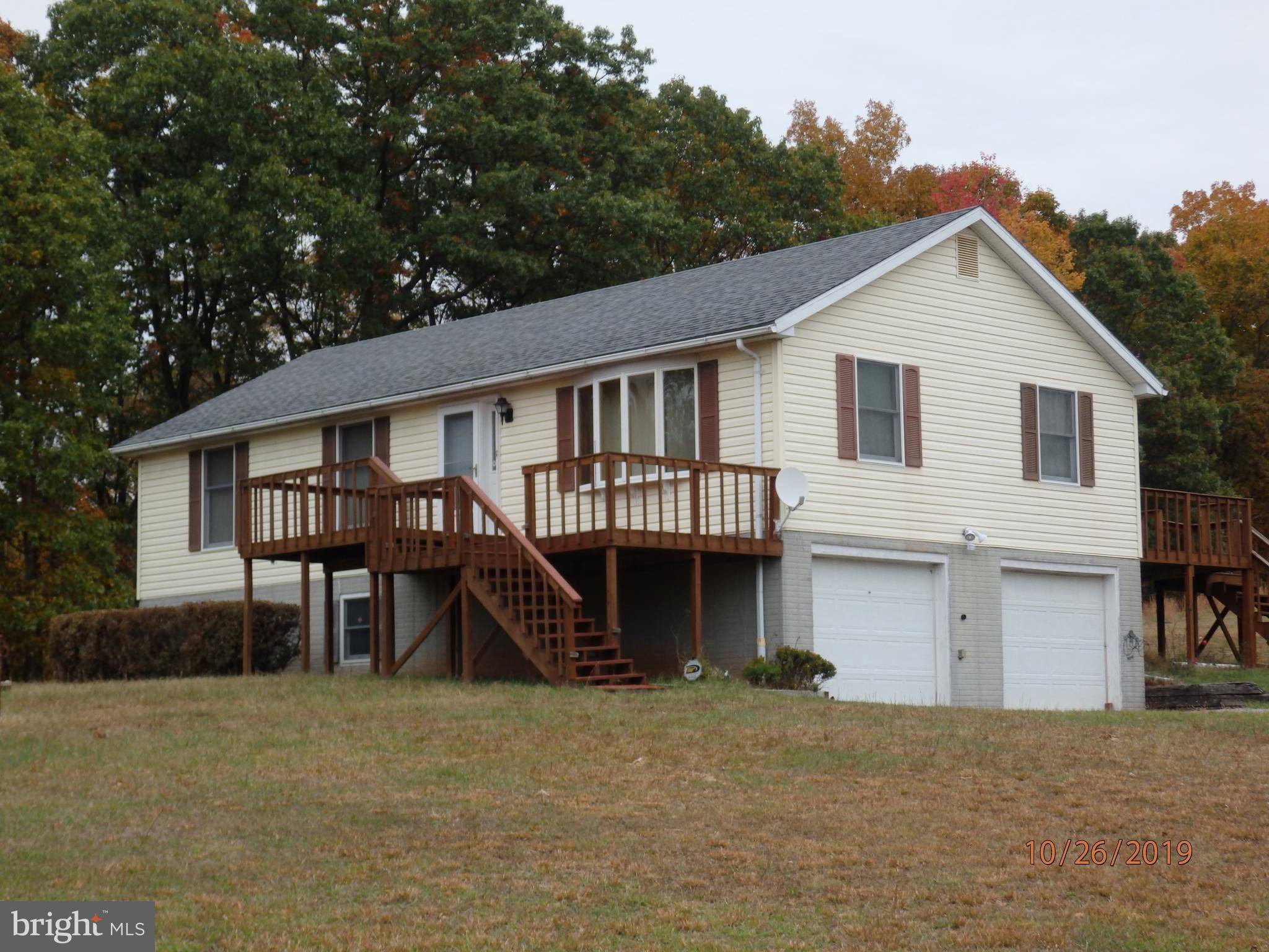 Paw Paw, WV 25434,275 LEES LN