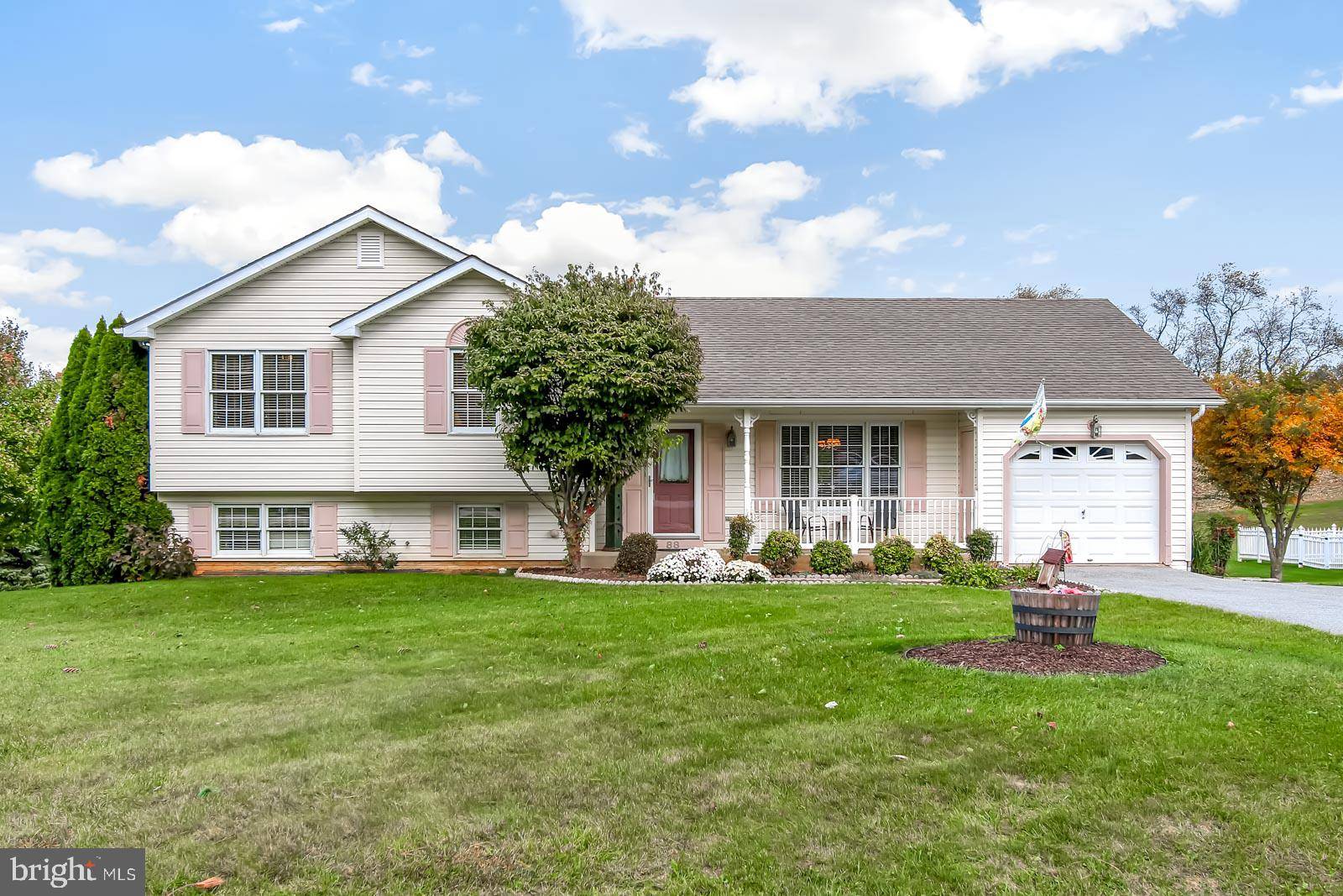 Stewartstown, PA 17363,88 SMOKEBOX CIR