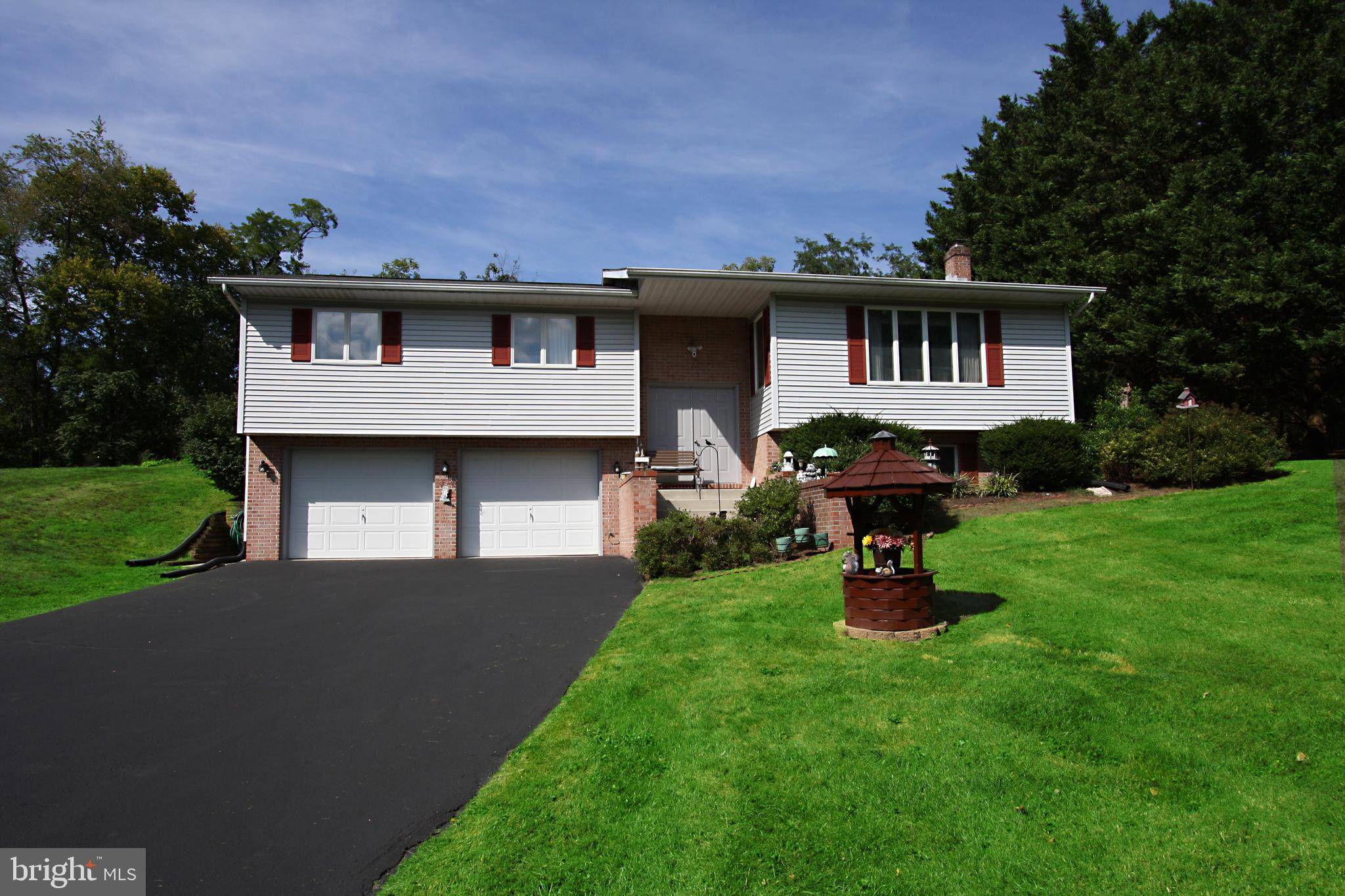 Greencastle, PA 17225,829 CAREY DR