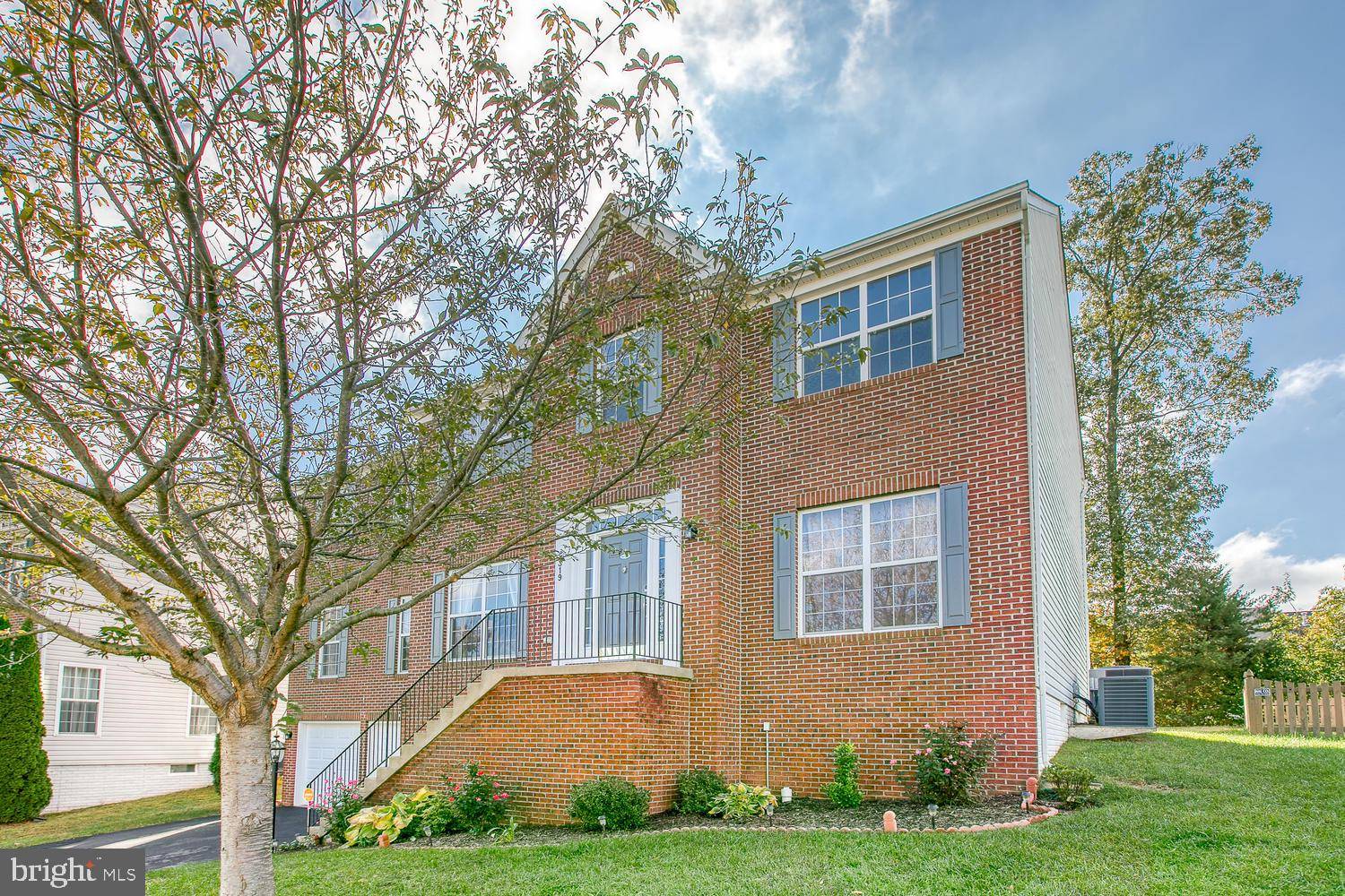 Woodbridge, VA 22193,5319 DAYBREAK LN