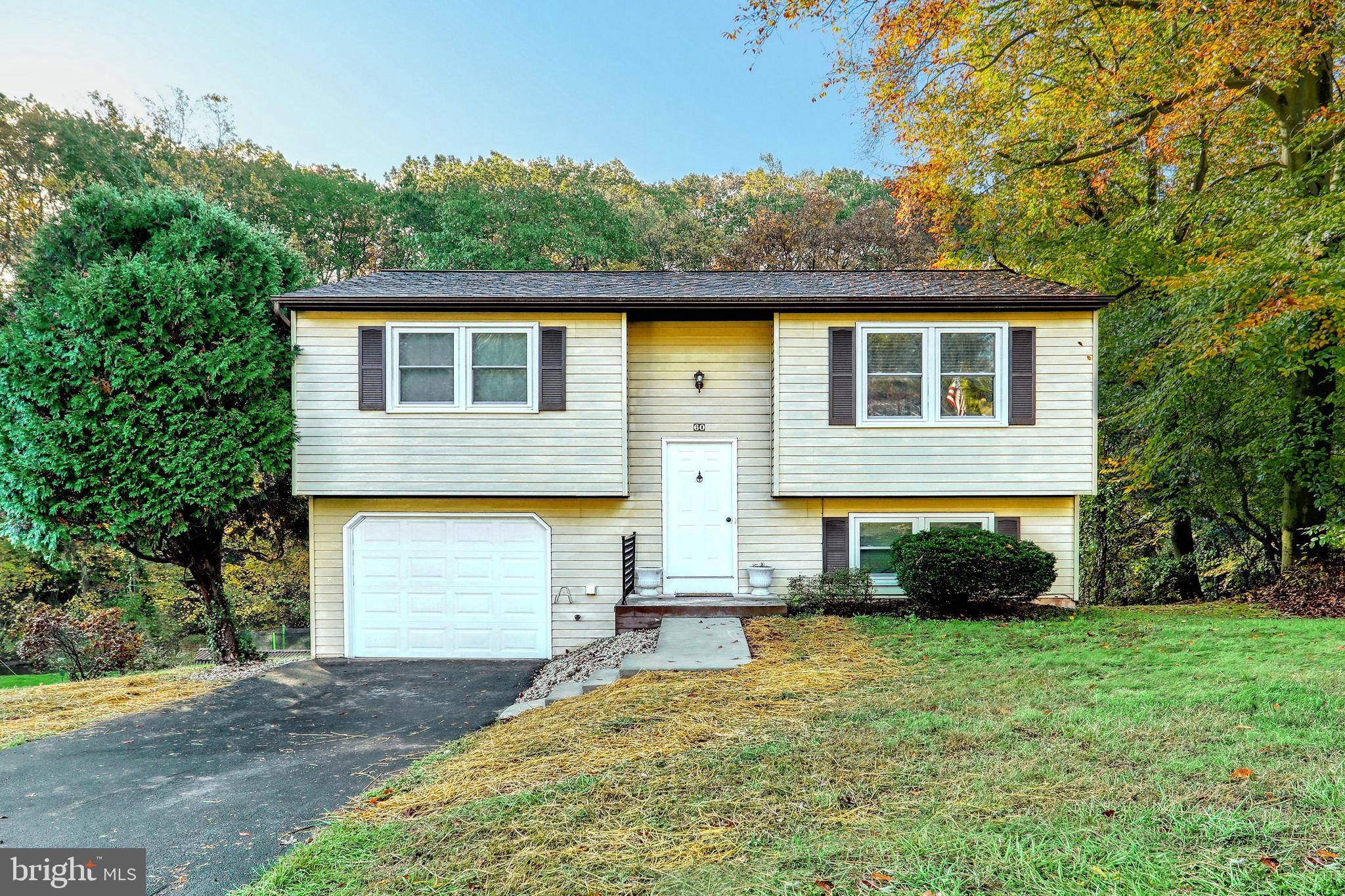 Etters, PA 17319,60 WHITE OAK LN