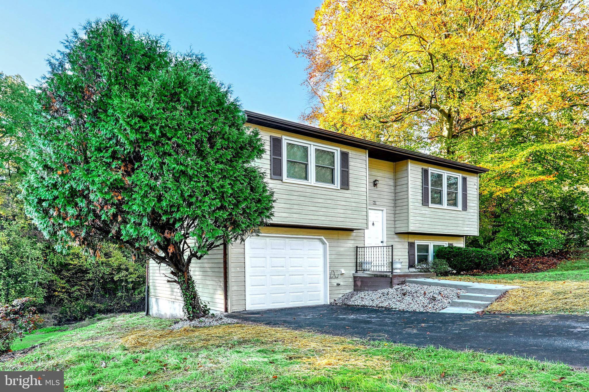 Etters, PA 17319,60 WHITE OAK LN