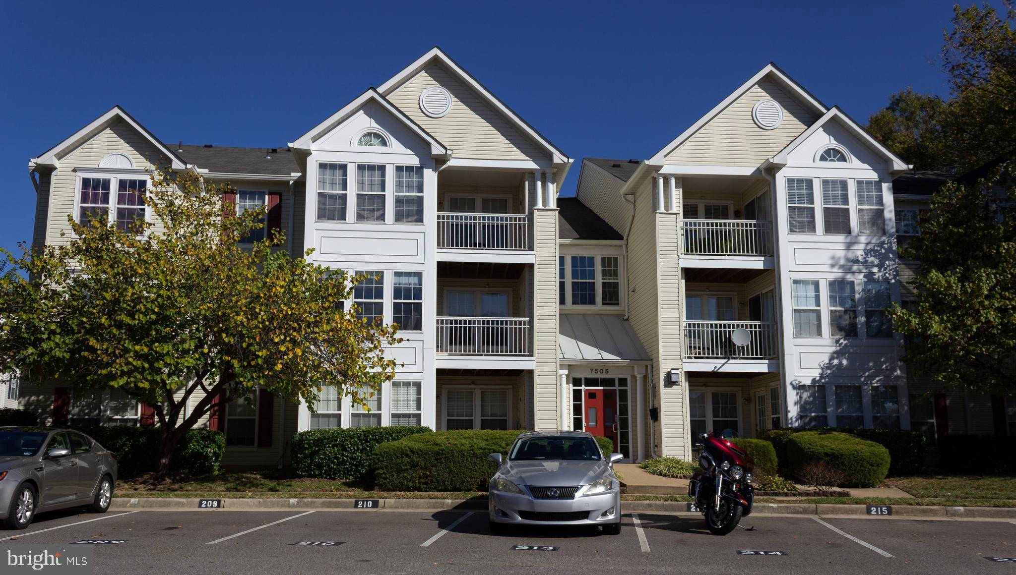 Alexandria, VA 22306,7505-E CALDERON CT #209