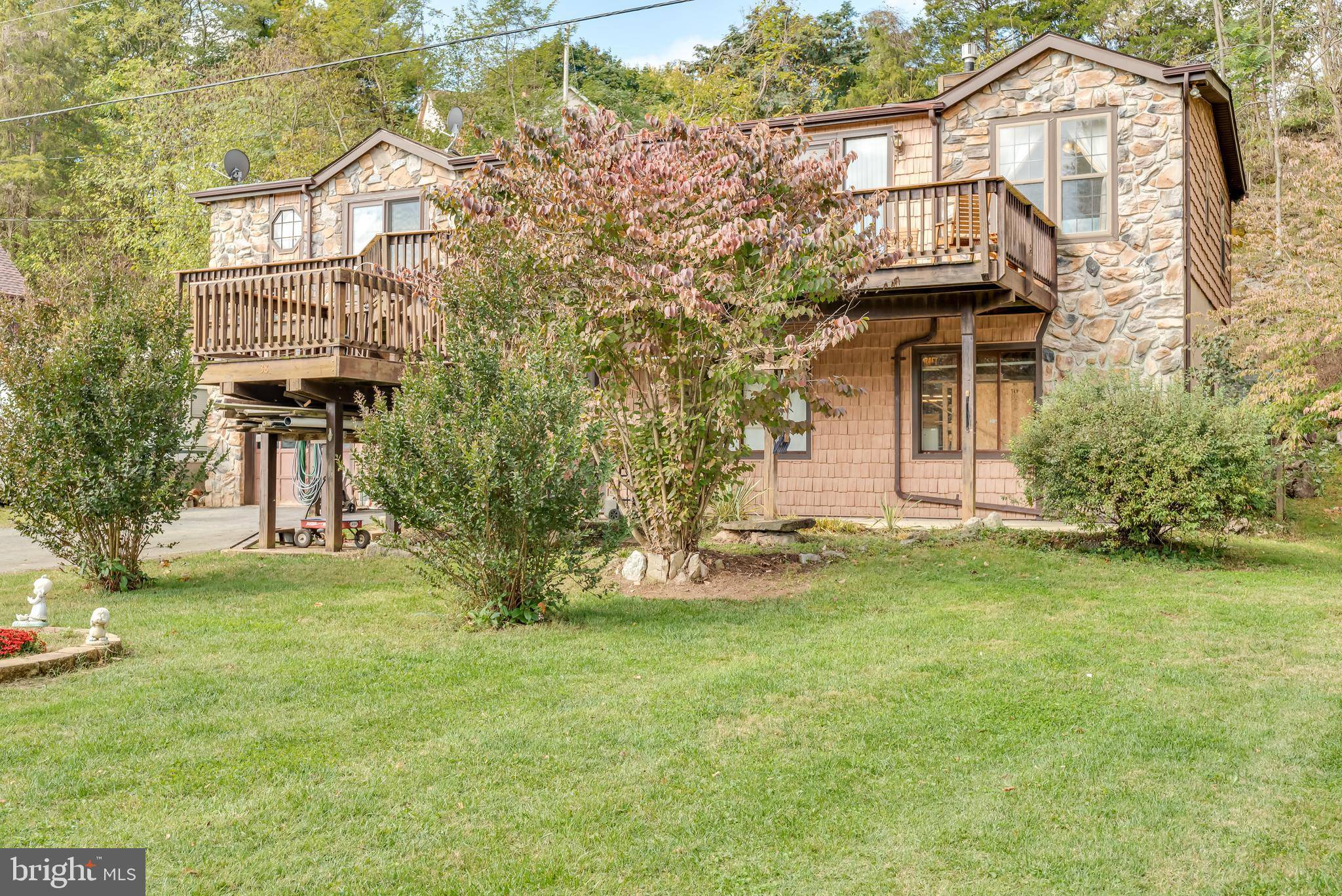 Harpers Ferry, WV 25425,38 RIVER CLIFF DR