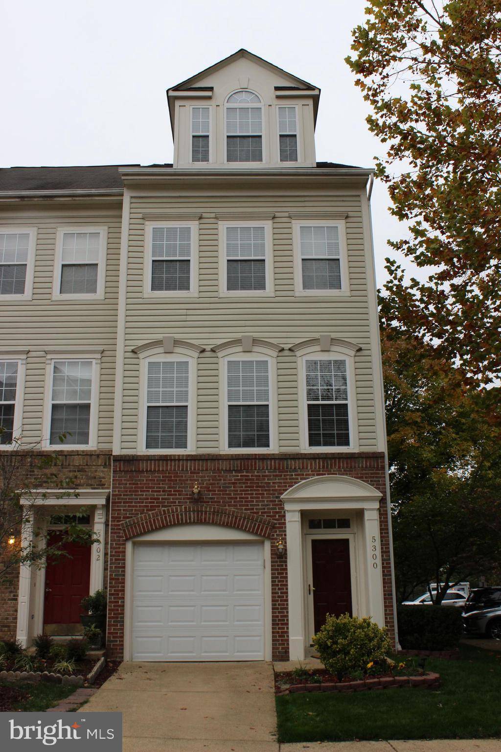 Alexandria, VA 22312,5300 CHIEFTAIN CIR