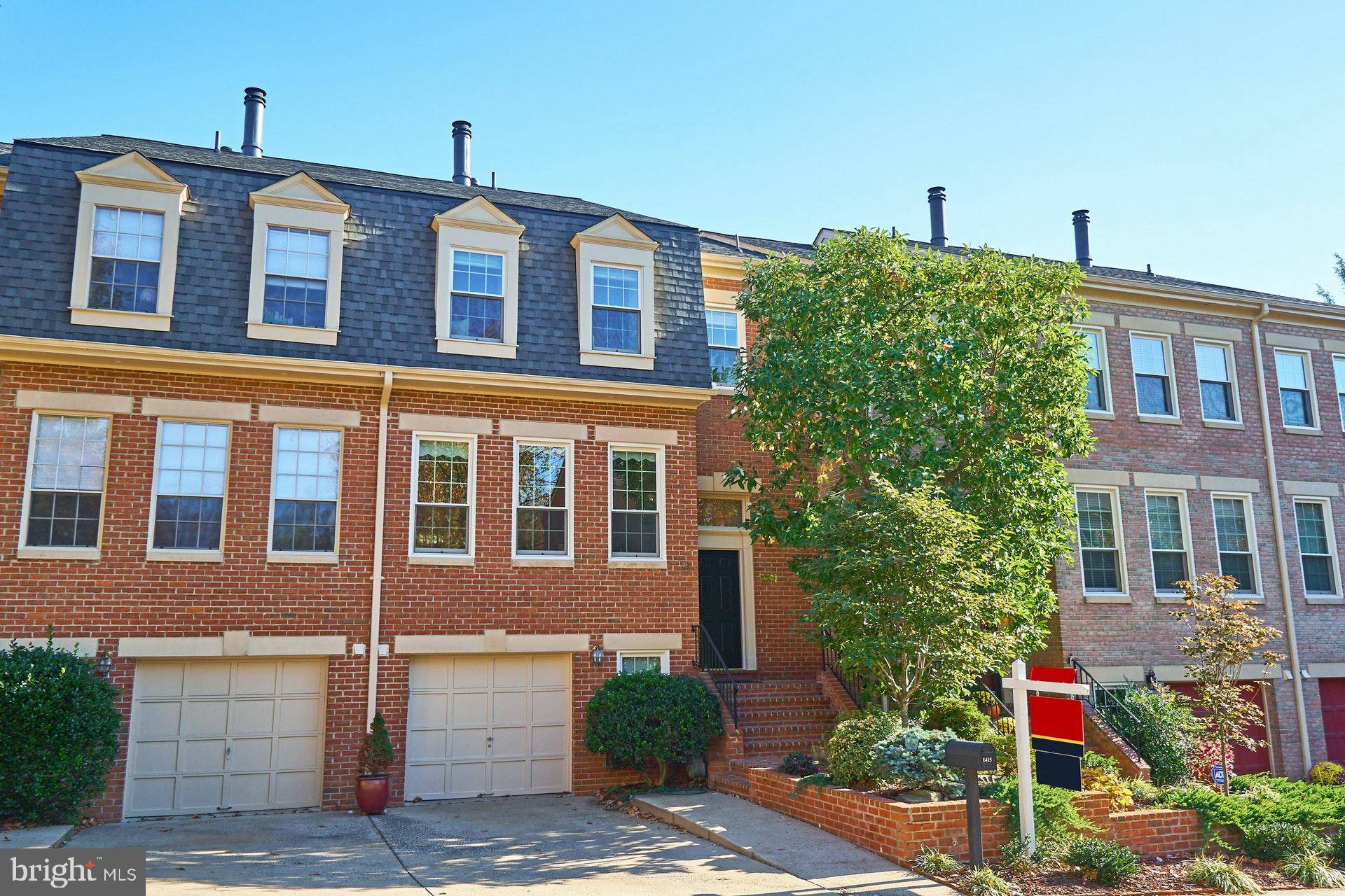 Mclean, VA 22101,1415 MCLEAN MEWS CT