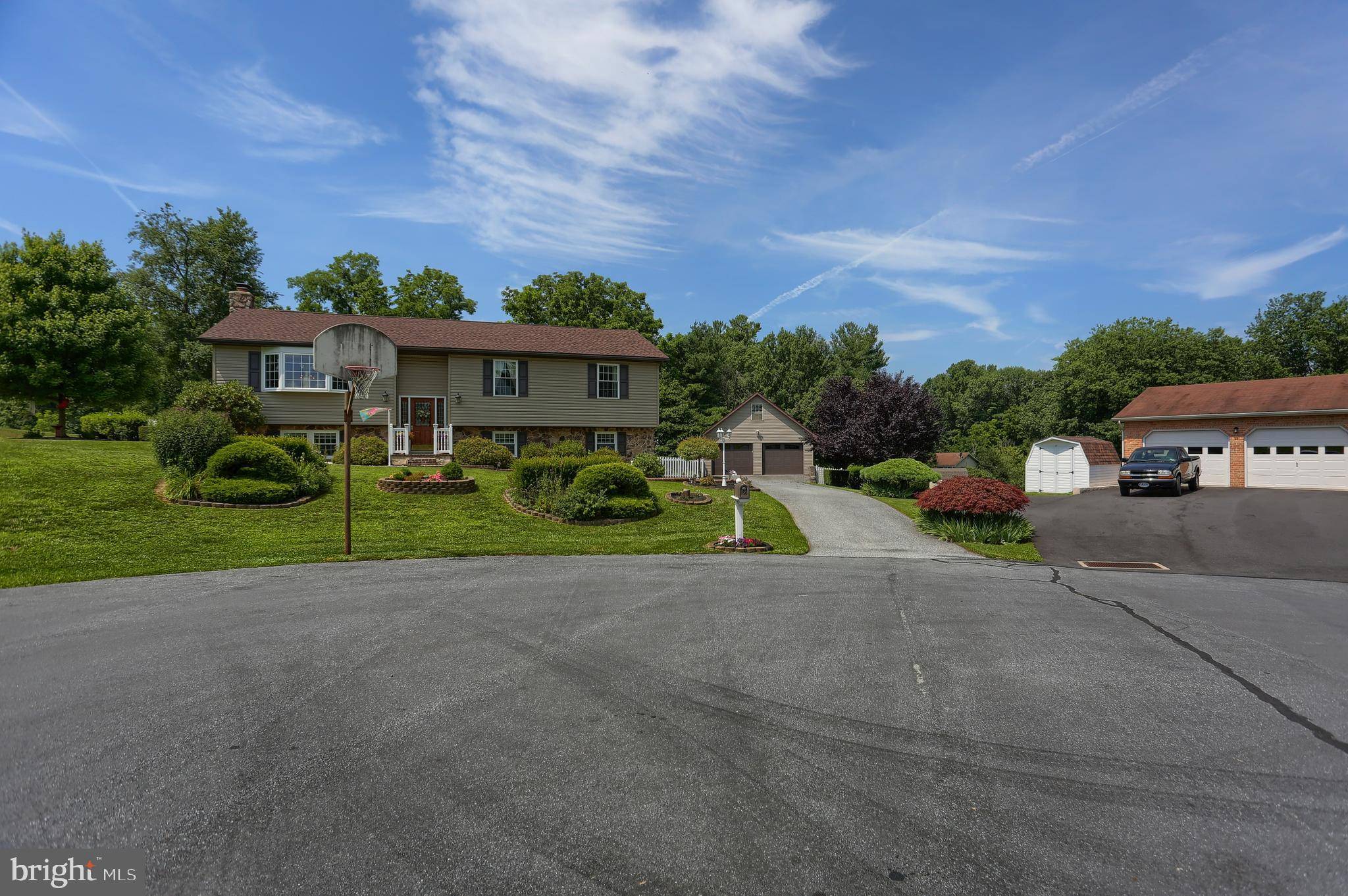 Willow Street, PA 17584,2 MAPLEWOOD CIR