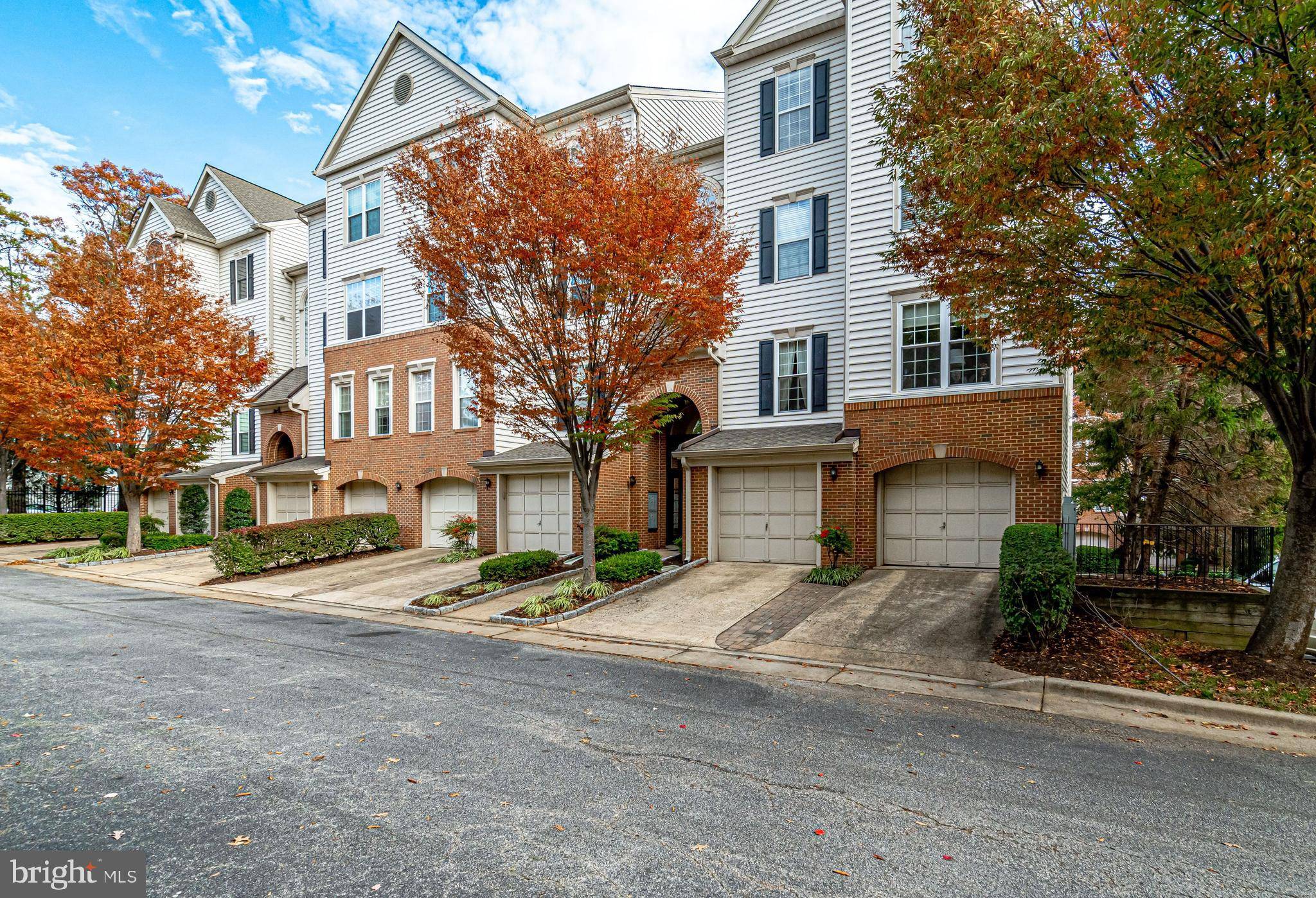 Alexandria, VA 22311,4689 LONGSTREET LN #304