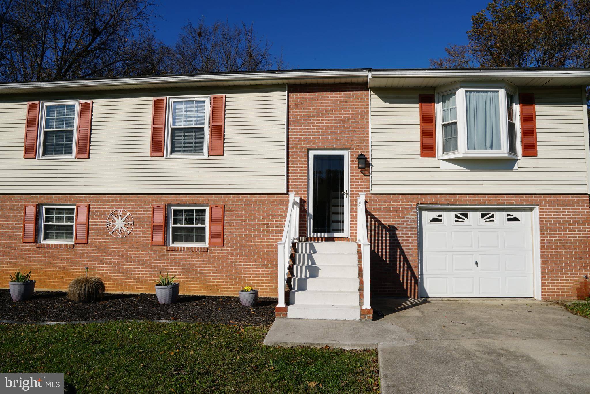 Inwood, WV 25428,106 UPSHUR