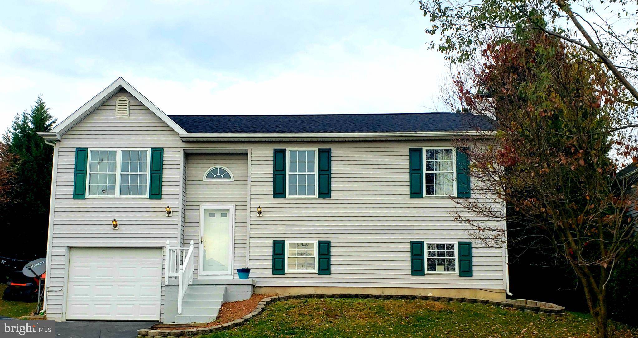 Martinsburg, WV 25404,99 MOONLIGHT