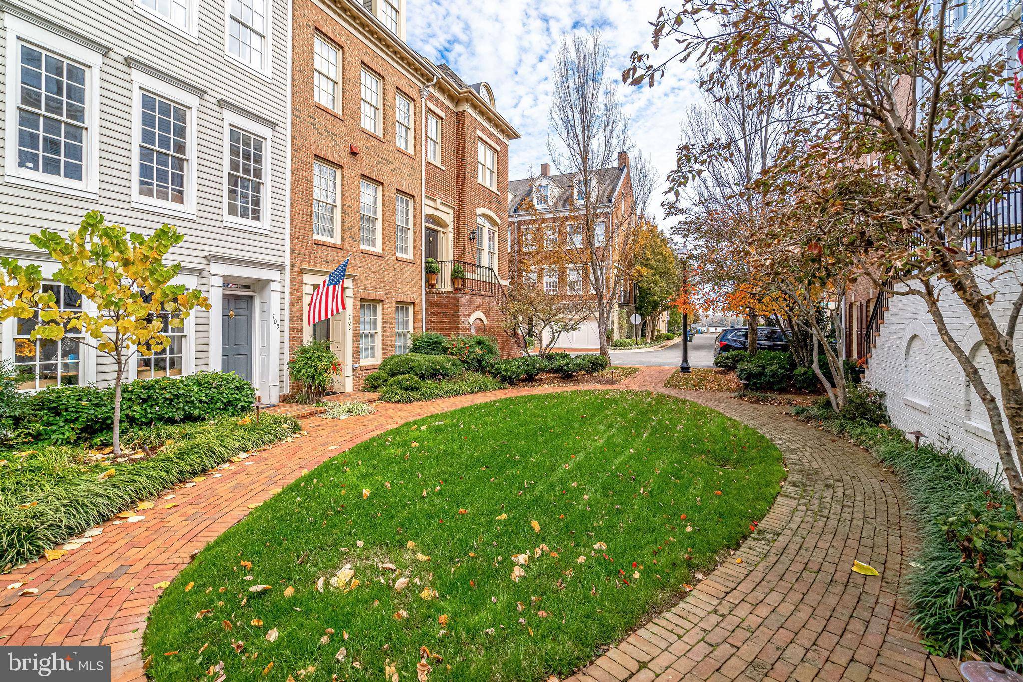 Alexandria, VA 22314,701 FORDS LANDING WAY