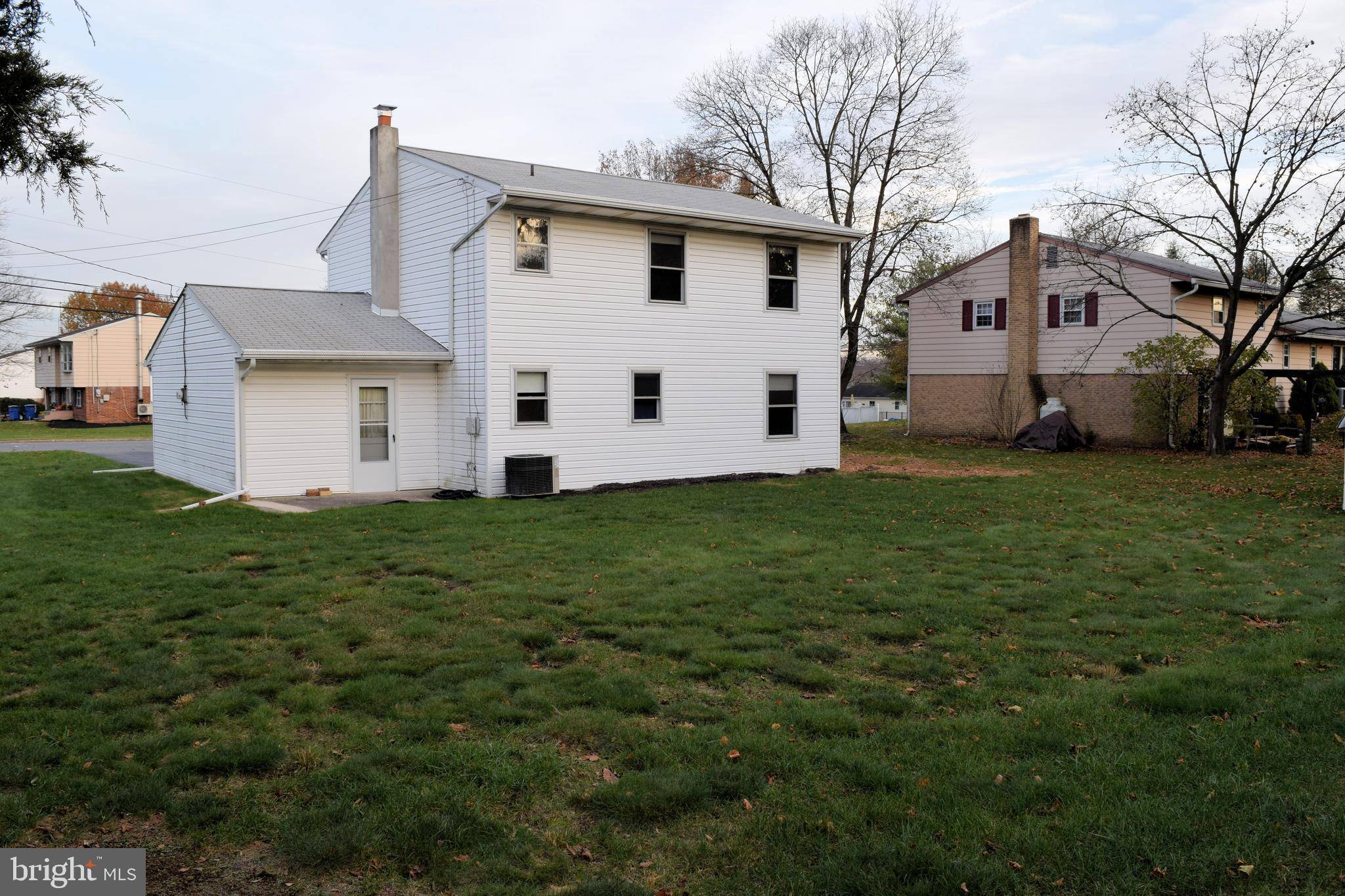 Hummelstown, PA 17036,460 SUE DR