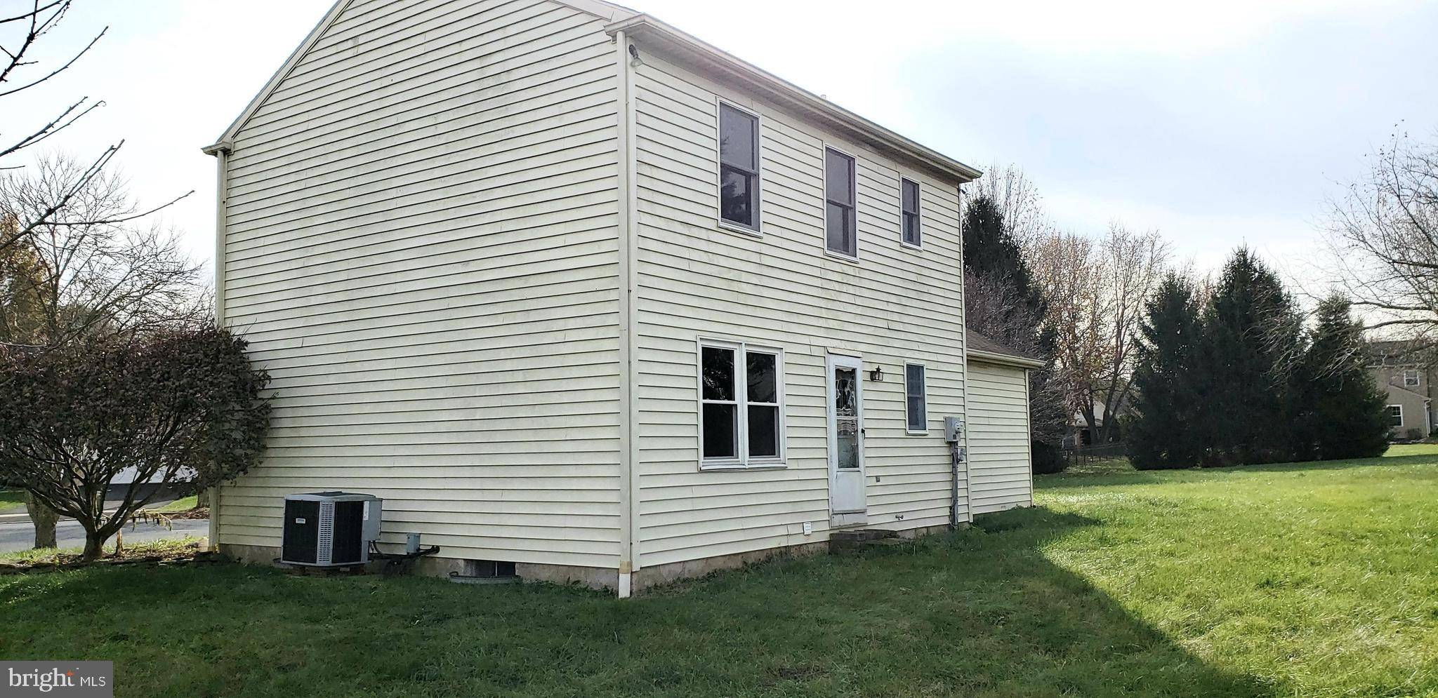 Hummelstown, PA 17036,988 KINGS WAY W