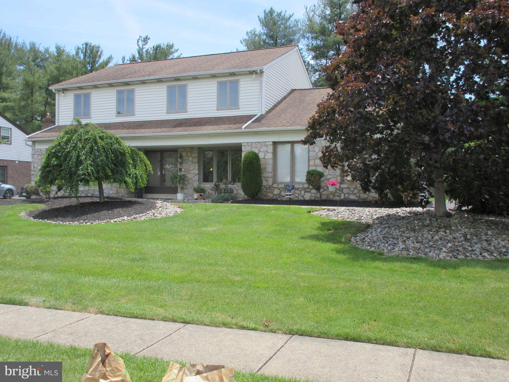 Huntingdon Valley, PA 19006,1840 AUTUMN LEAF LN