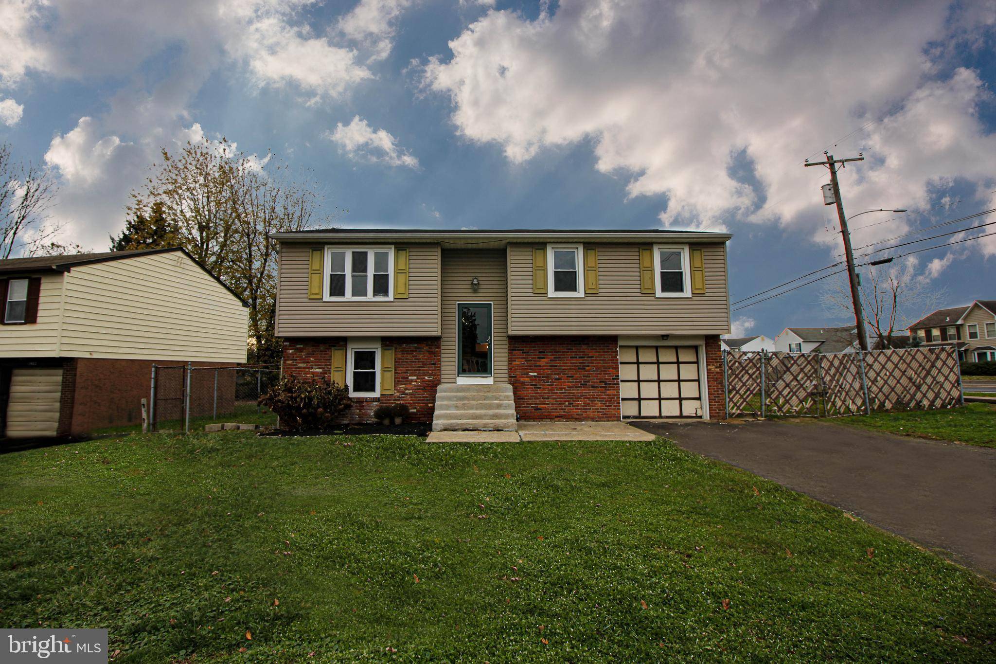 Bensalem, PA 19020,1492 ROSALIE AVE