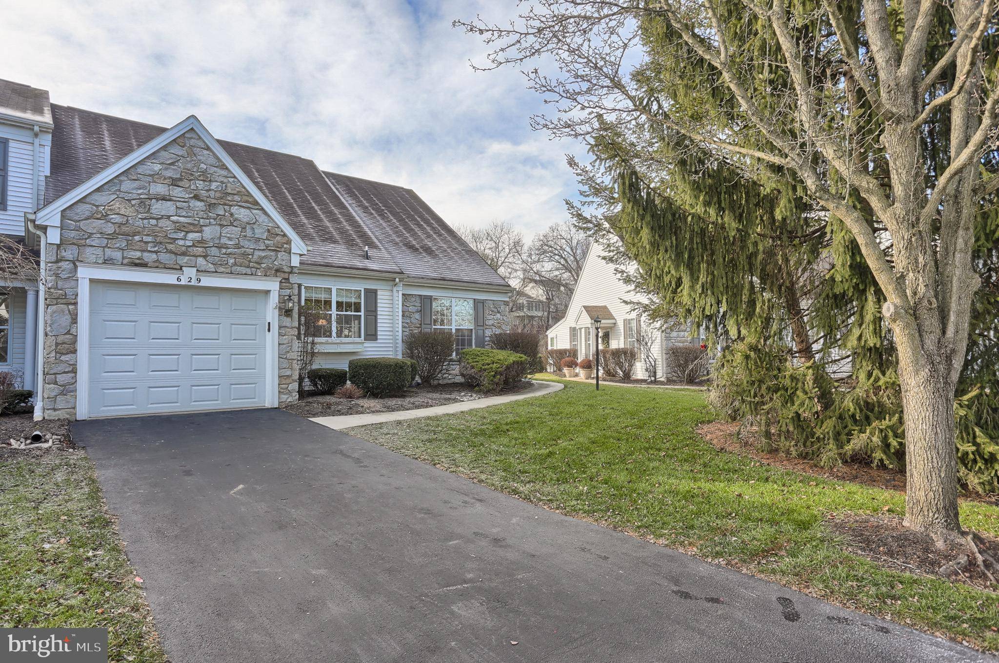 Hummelstown, PA 17036,629 SPRINGHOUSE LN