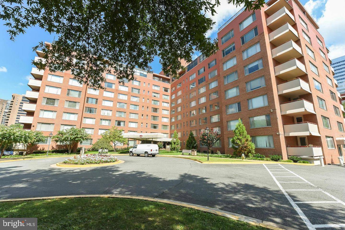 Arlington, VA 22209,1111 ARLINGTON BLVD #115