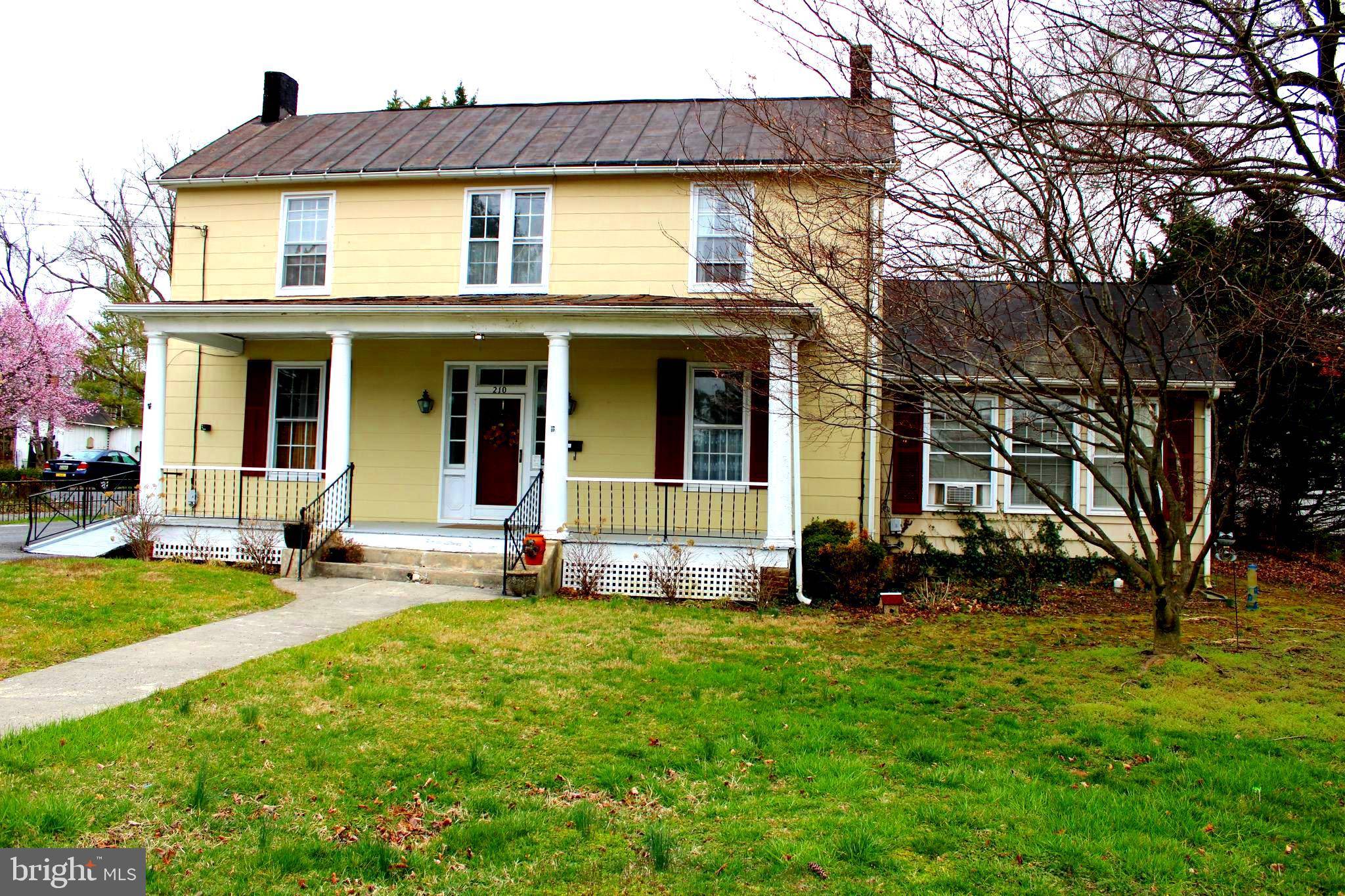 Berryville, VA 22611,210 W MAIN ST