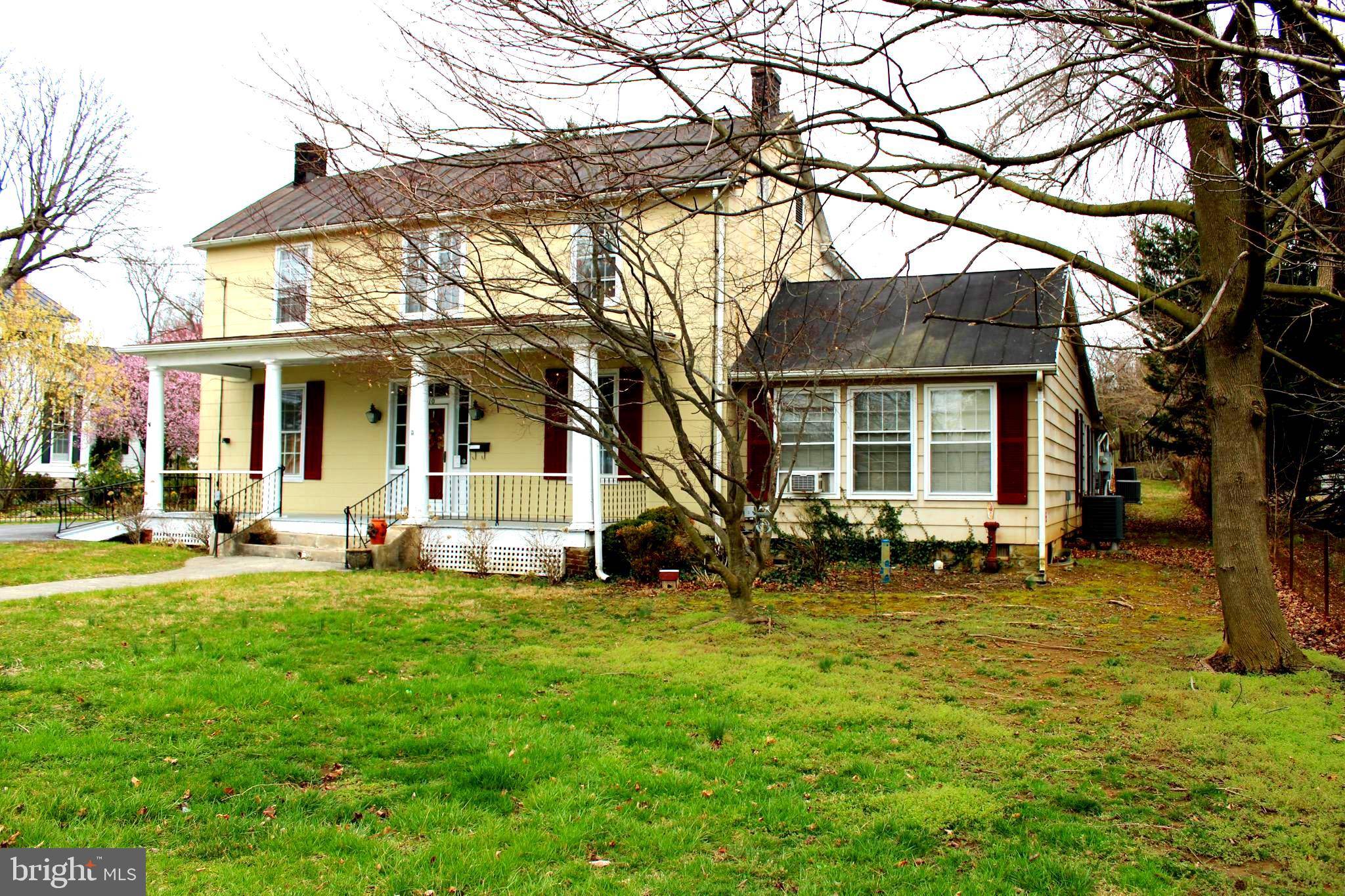 Berryville, VA 22611,210 W MAIN ST