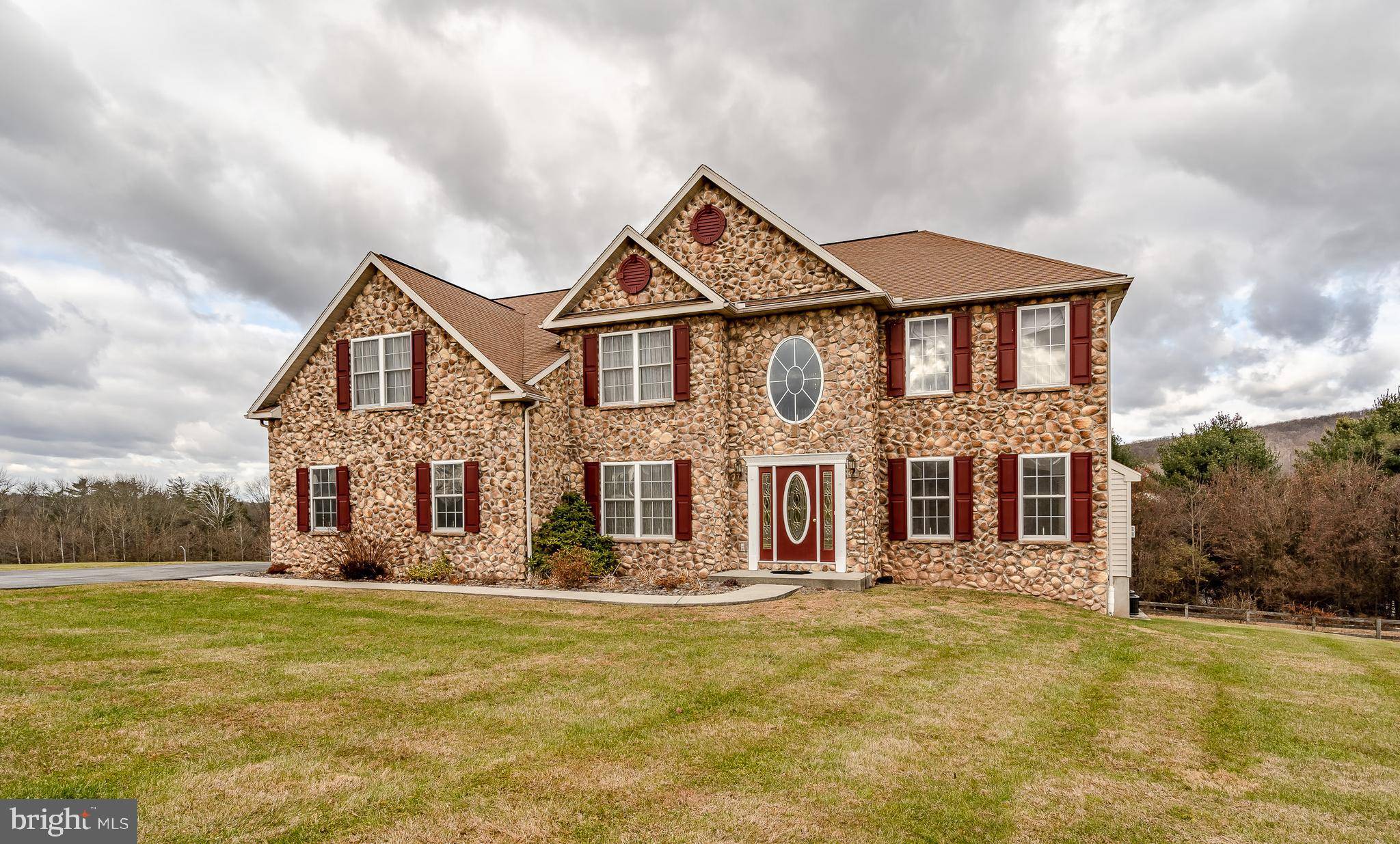 Douglassville, PA 19518,103 FARM VIEW CT