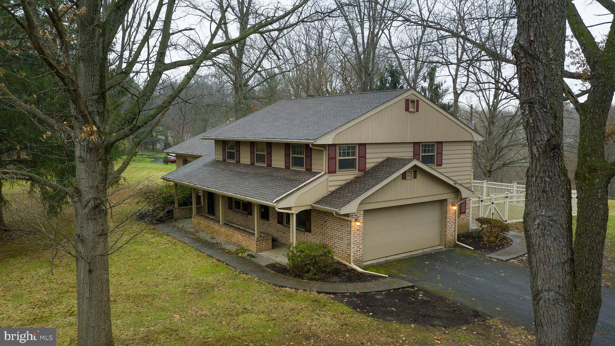 Lancaster, PA 17603,381 IRONSTONE RIDGE RD