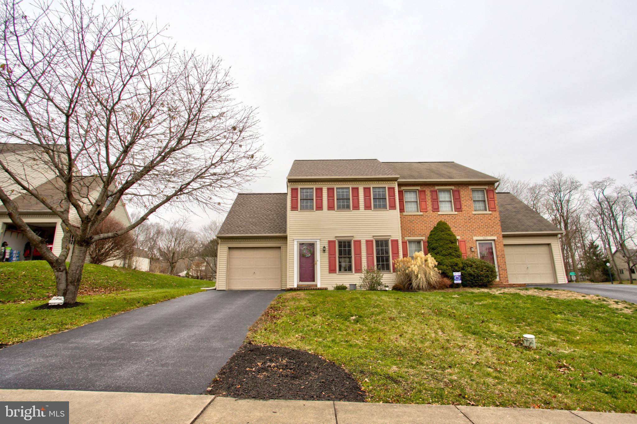 Elizabethtown, PA 17022,703 FIELDSTONE LN