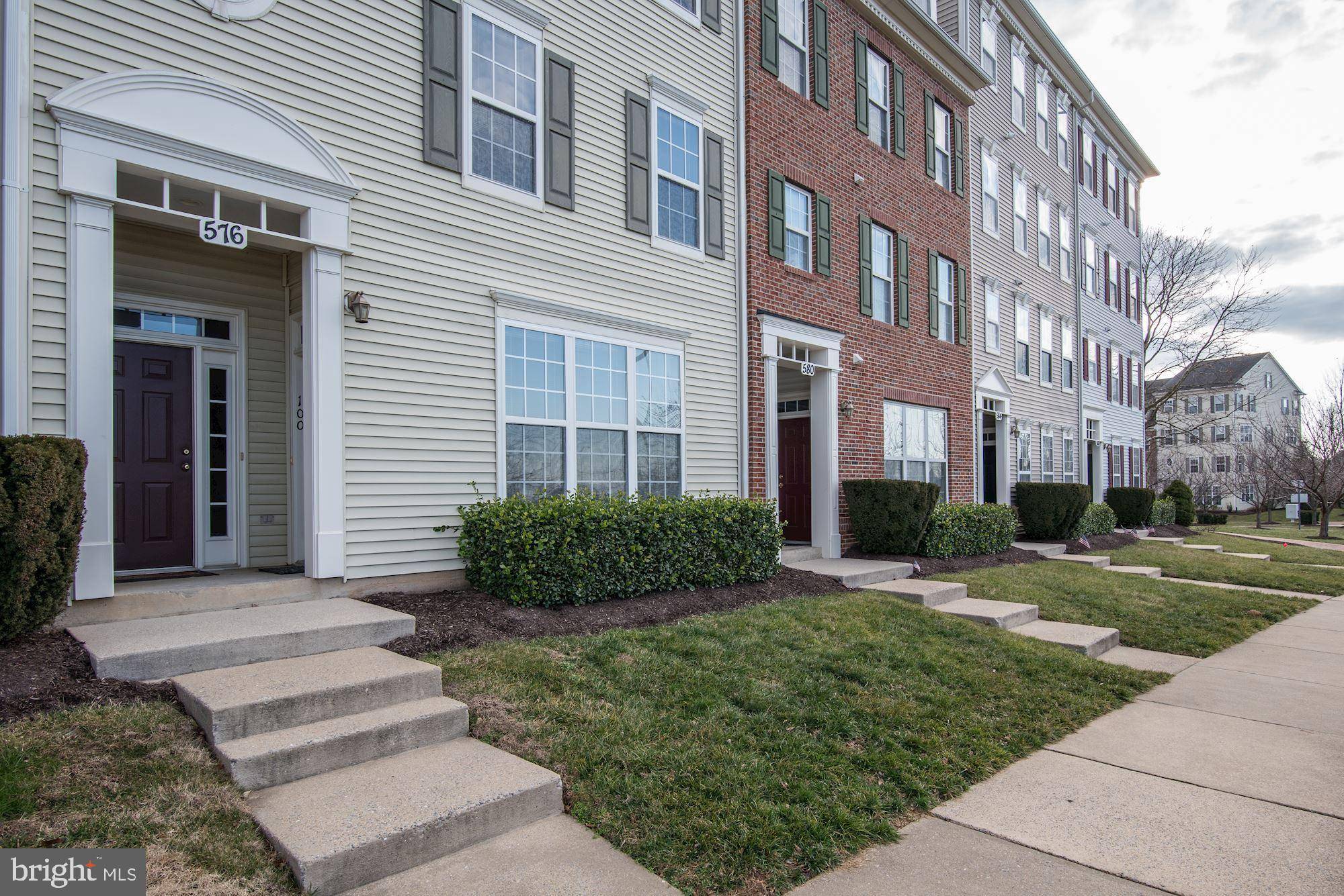 Gaithersburg, MD 20878,576 ORCHARD RIDGE DR #100