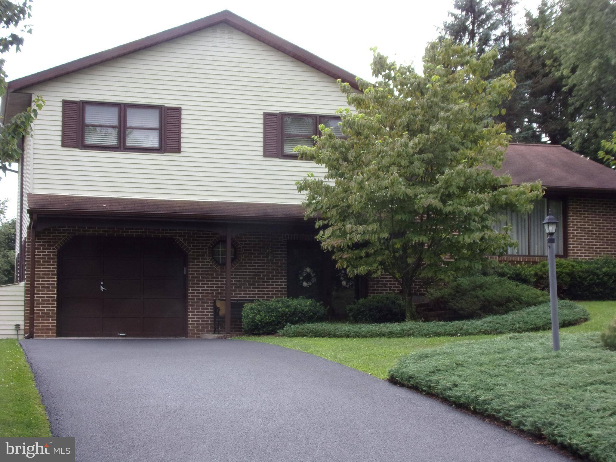 Coplay, PA 18037,1408 MICHAEL LN