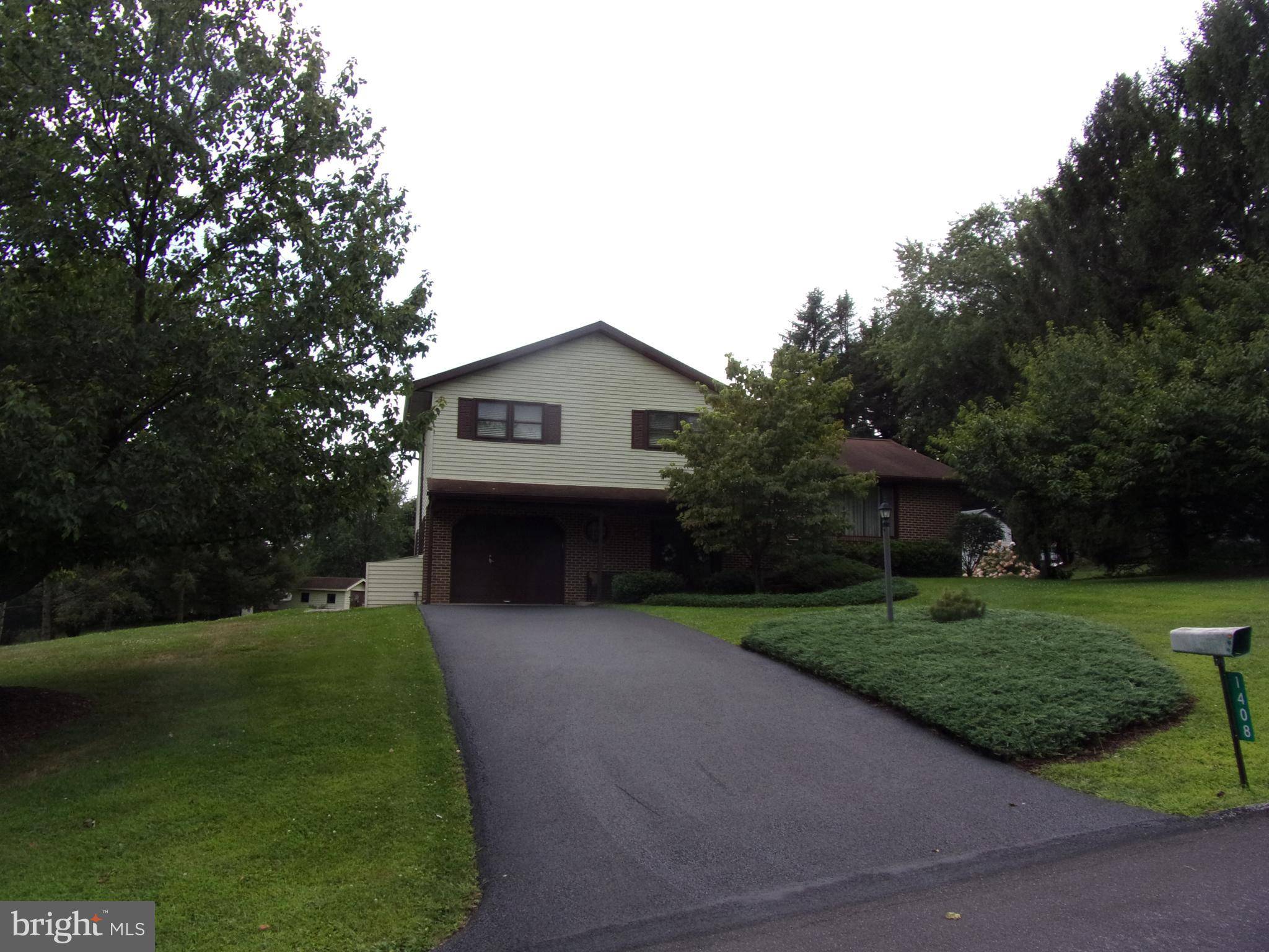 Coplay, PA 18037,1408 MICHAEL LN