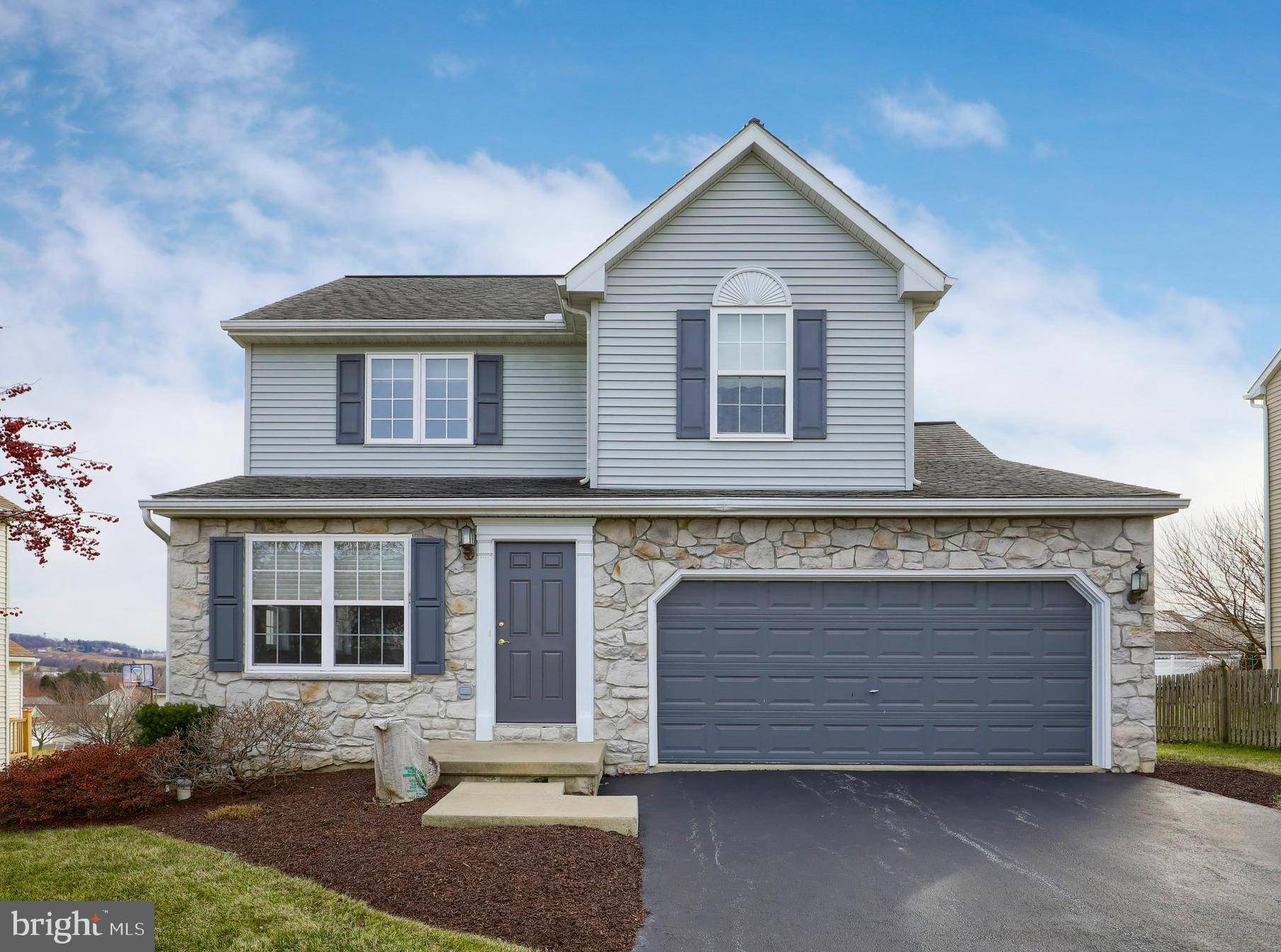 Dallastown, PA 17313,611 HARVEST DR