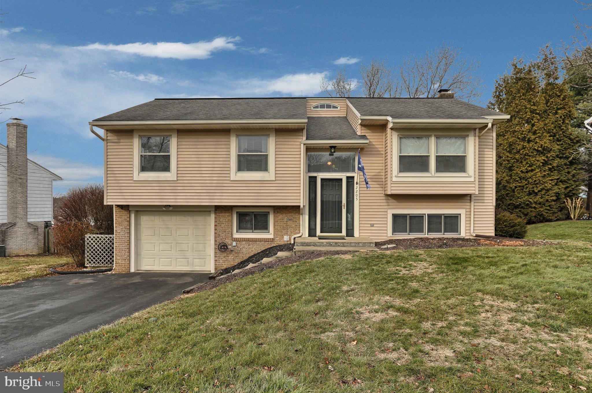 Lancaster, PA 17601,2205 BOB WHITE LN