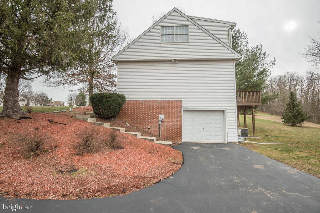 Quarryville, PA 17566,16 GREENVIEW CIR